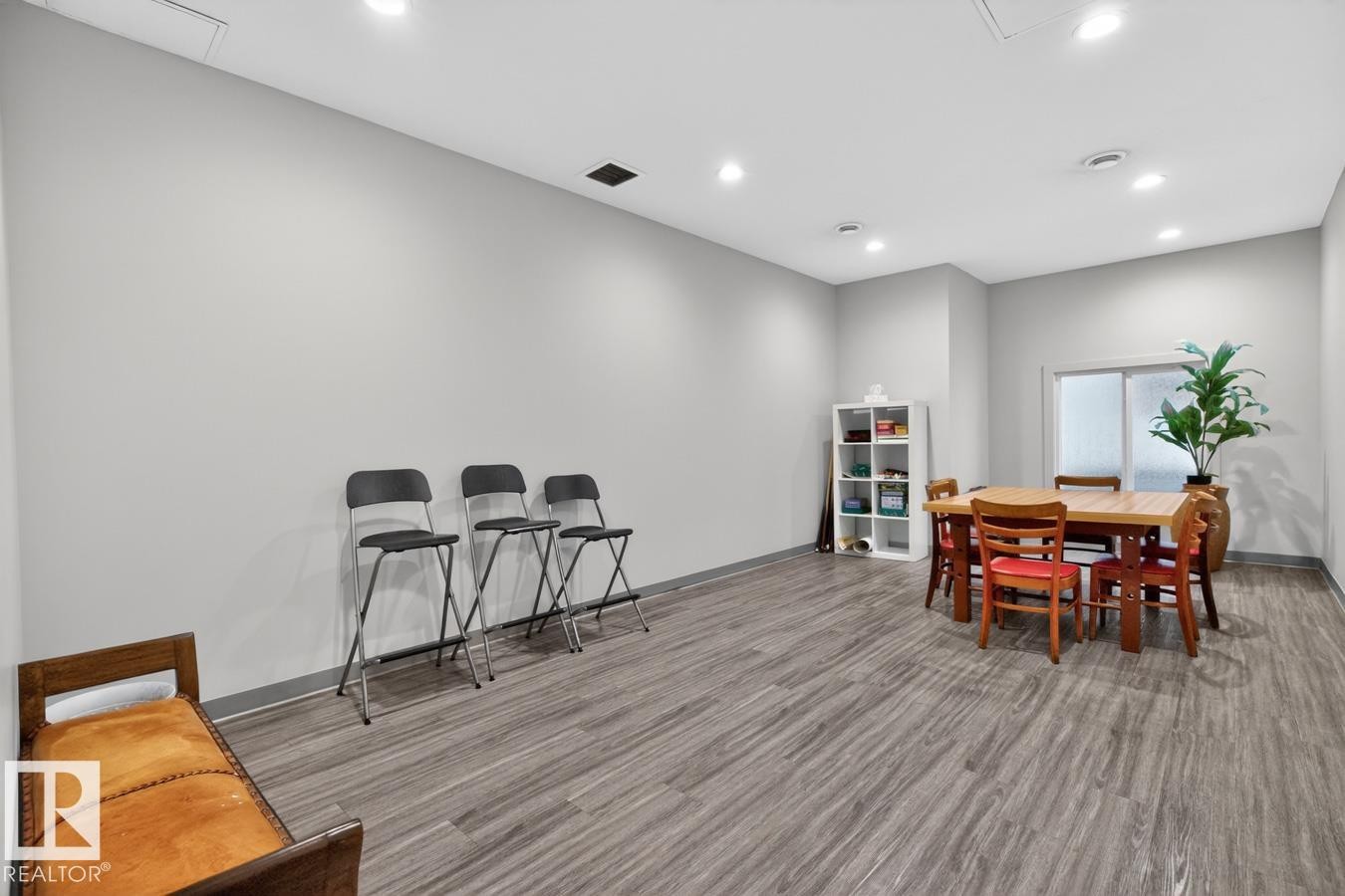 11307 99 Avenue Nw, Edmonton, AB - Indoor Photo Showing Other Room