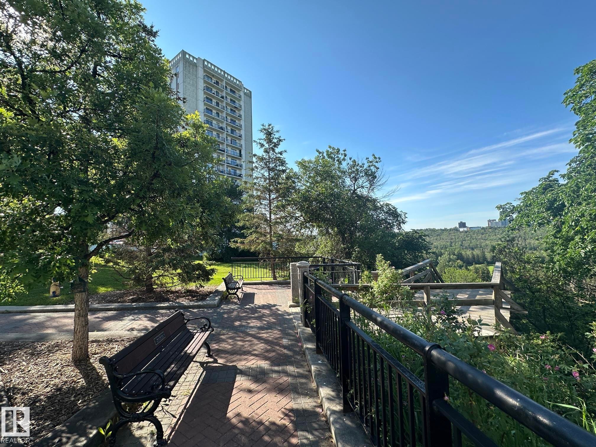 11307 99 Avenue Nw, Edmonton, AB - Outdoor