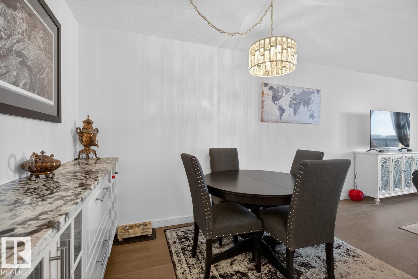 11307 99 Avenue Nw, Edmonton, AB - Indoor Photo Showing Dining Room