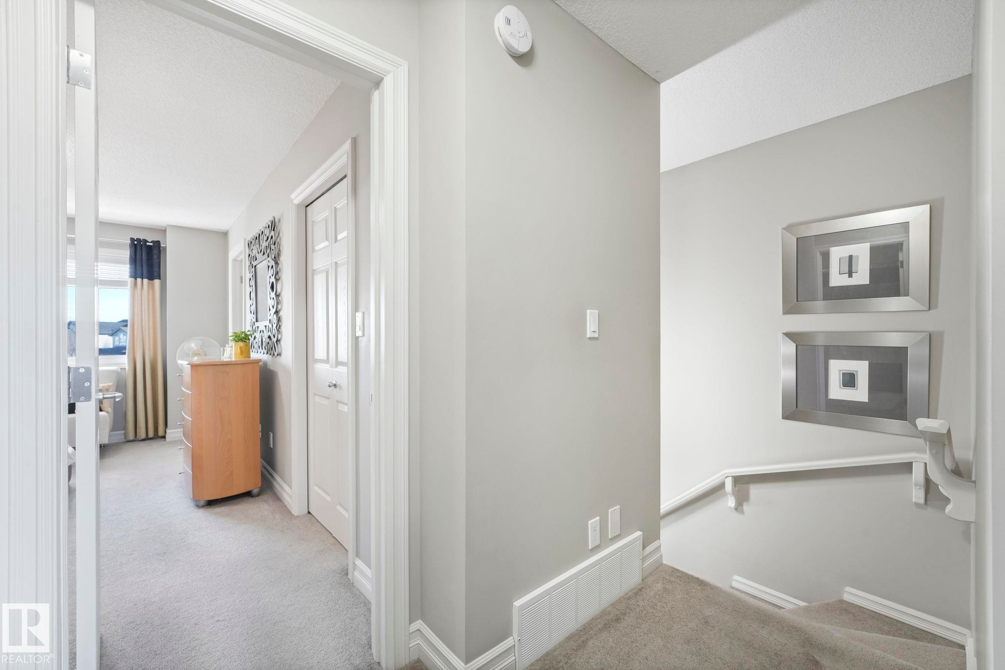 5505 3 Avenue Sw, Edmonton, AB - Indoor Photo Showing Other Room