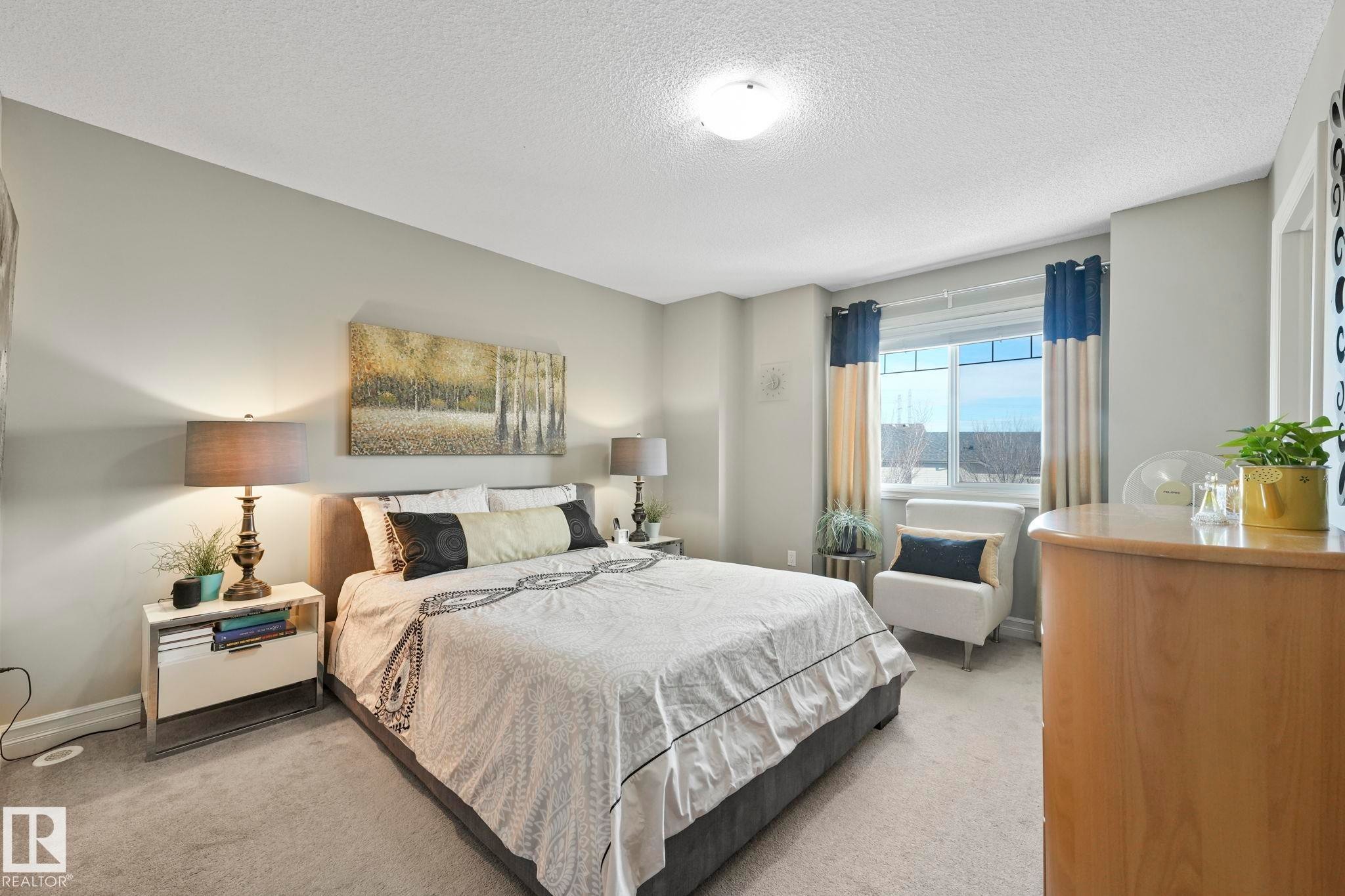 5505 3 Avenue Sw, Edmonton, AB - Indoor Photo Showing Bedroom