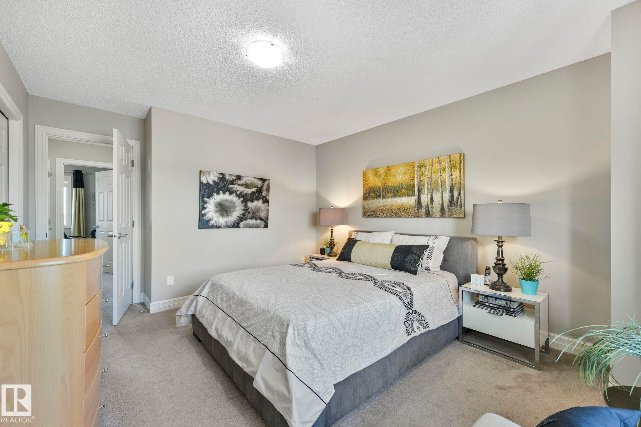 5505 3 Avenue Sw, Edmonton, AB - Indoor Photo Showing Bedroom