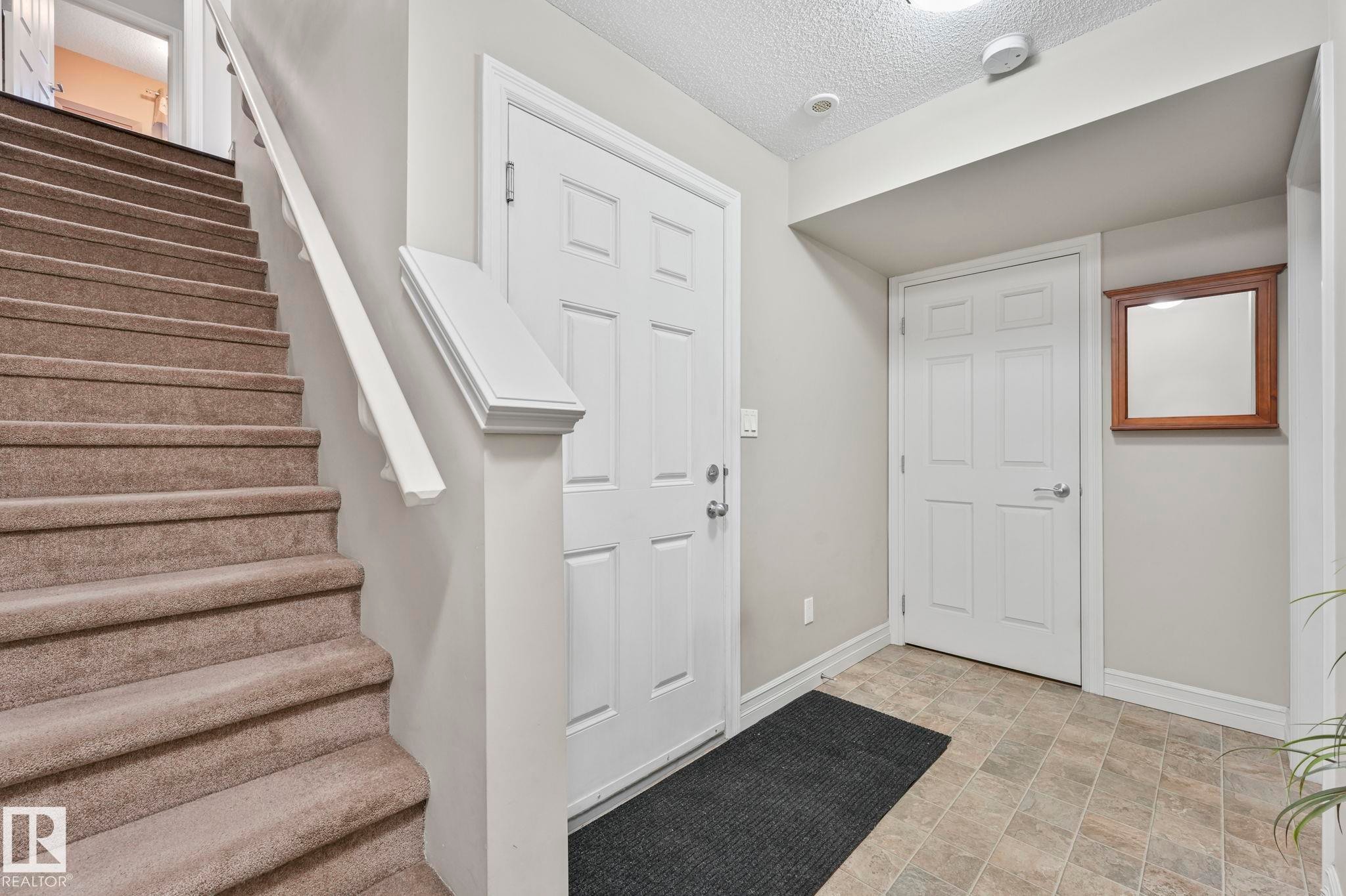 5505 3 Avenue Sw, Edmonton, AB - Indoor Photo Showing Other Room