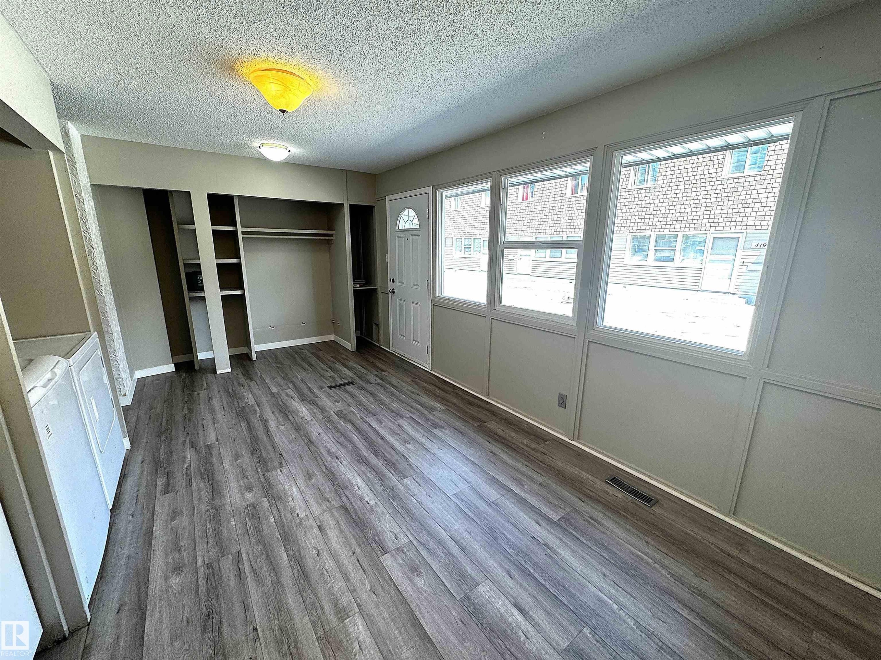 404 Village On The Green Nw, Edmonton, AB - Indoor Photo Showing Other Room