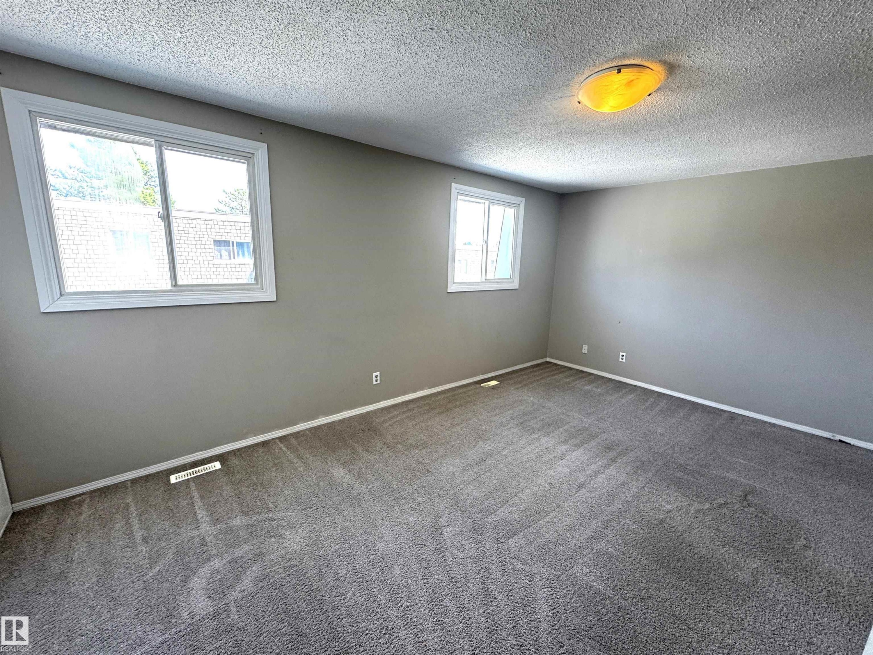 404 Village On The Green Nw, Edmonton, AB - Indoor Photo Showing Other Room