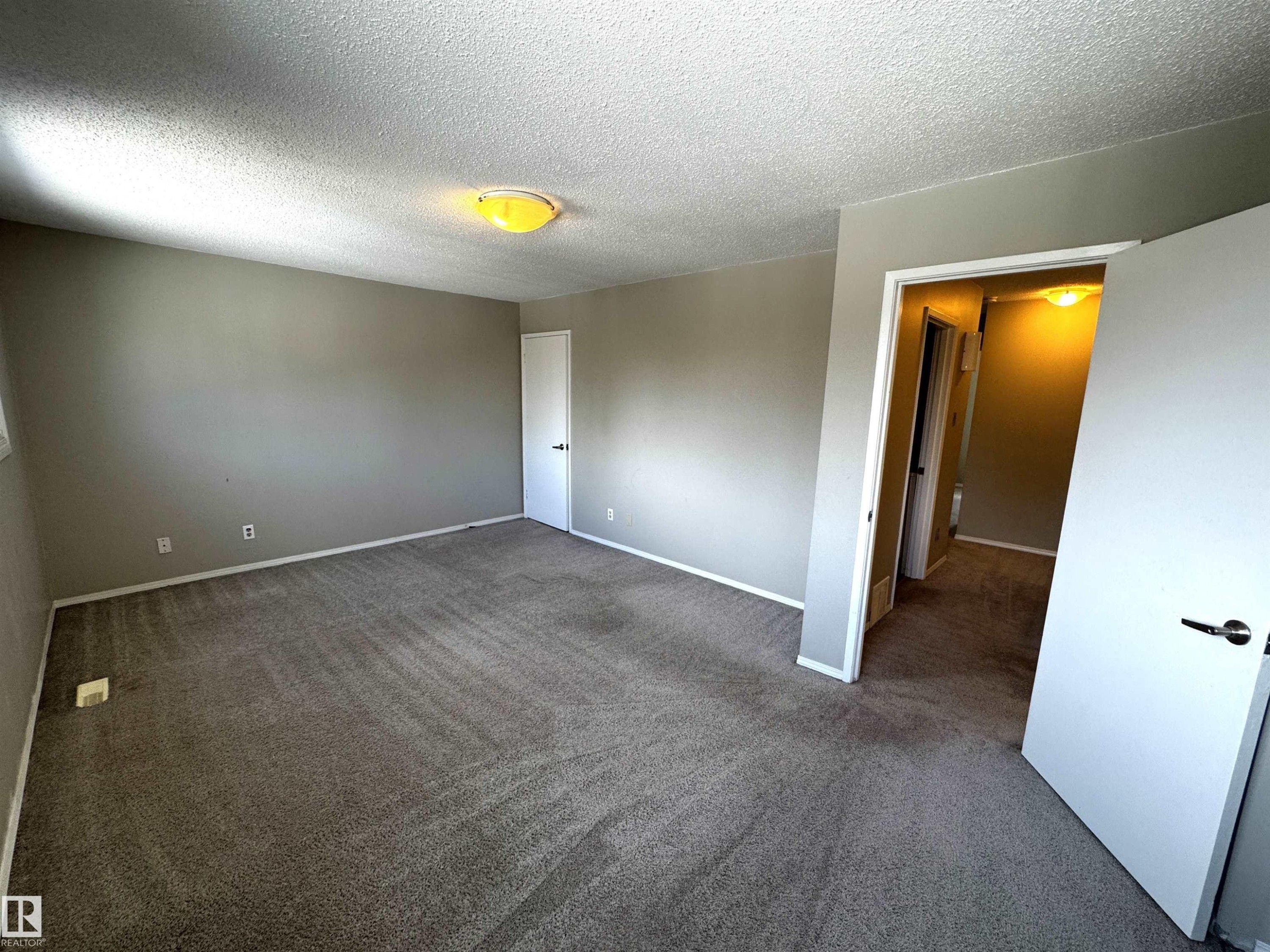 404 Village On The Green Nw, Edmonton, AB - Indoor Photo Showing Other Room