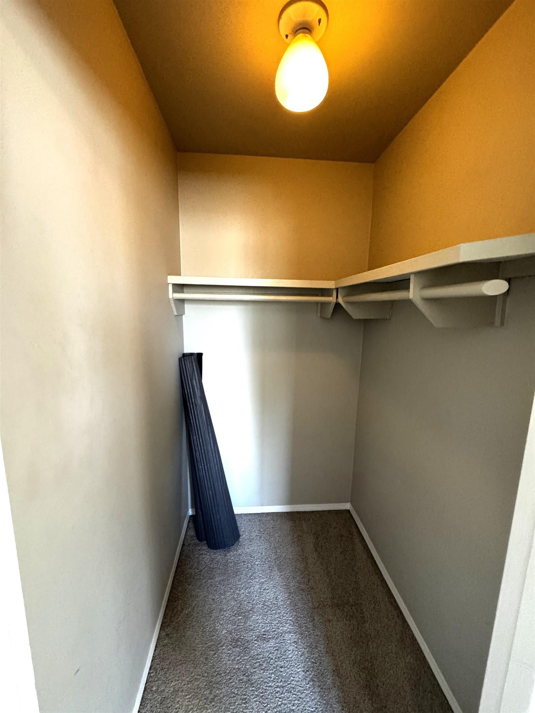 404 Village On The Green Nw, Edmonton, AB - Indoor Photo Showing Other Room