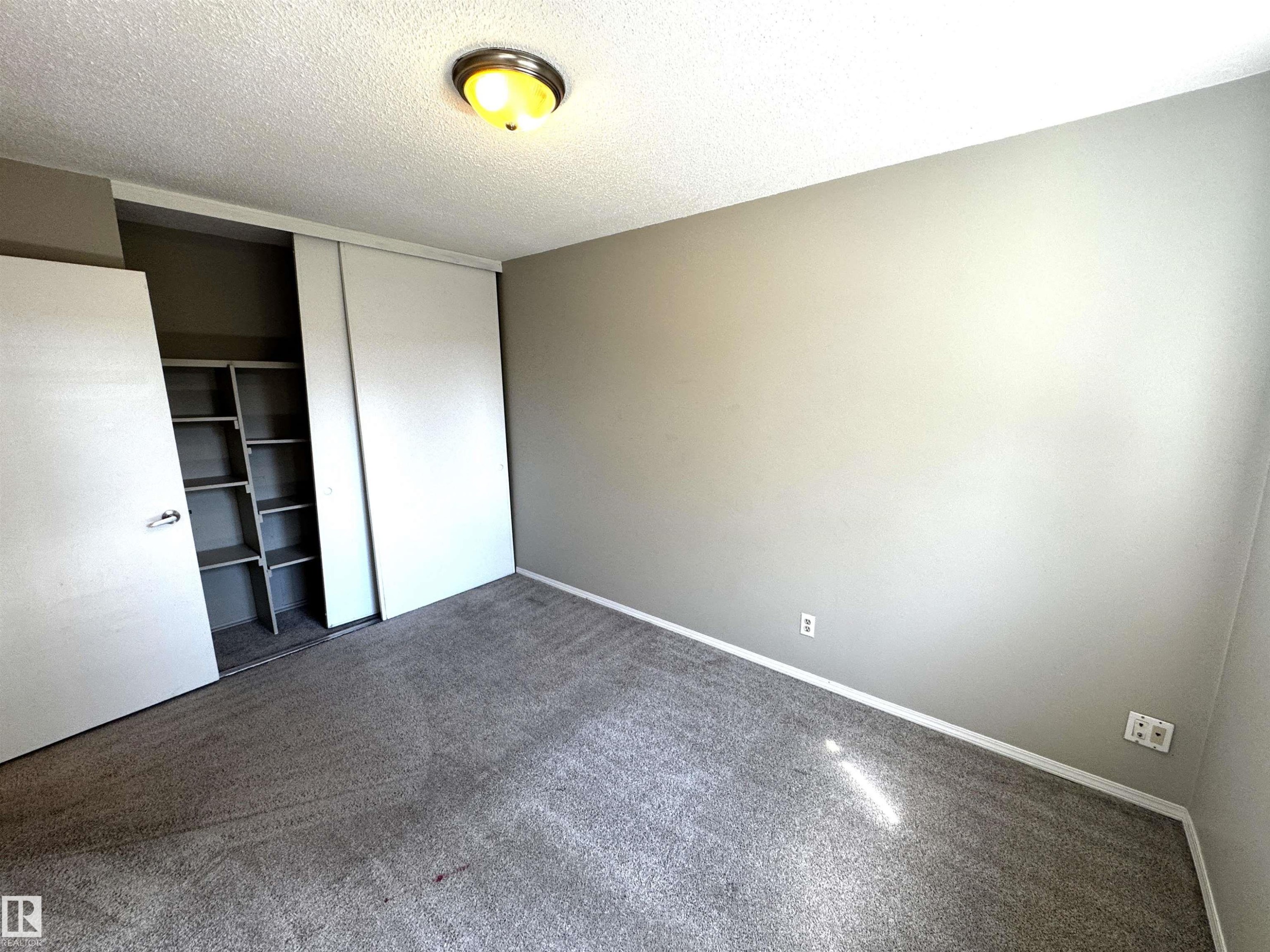 404 Village On The Green Nw, Edmonton, AB - Indoor Photo Showing Other Room