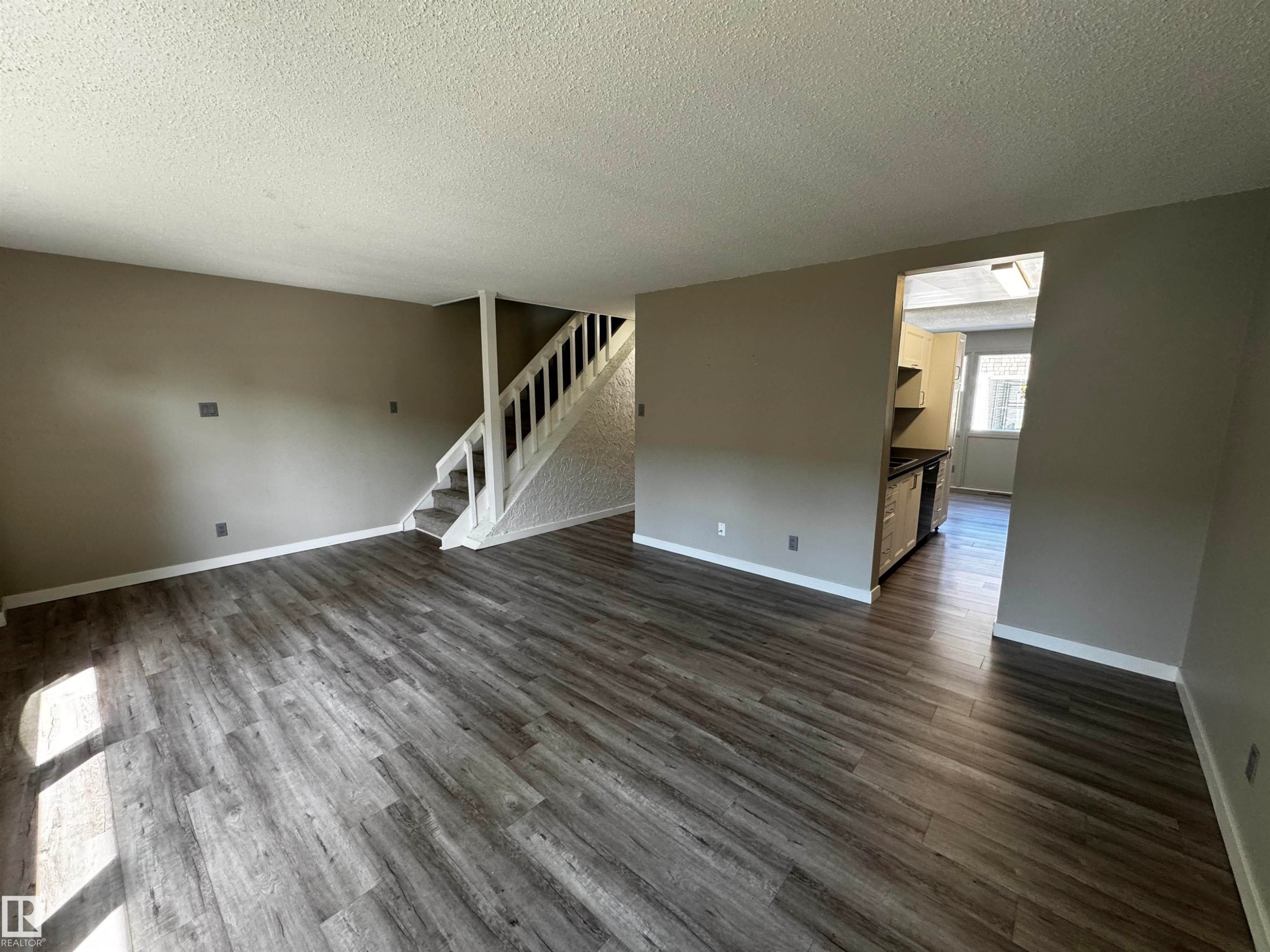 404 Village On The Green Nw, Edmonton, AB - Indoor Photo Showing Other Room