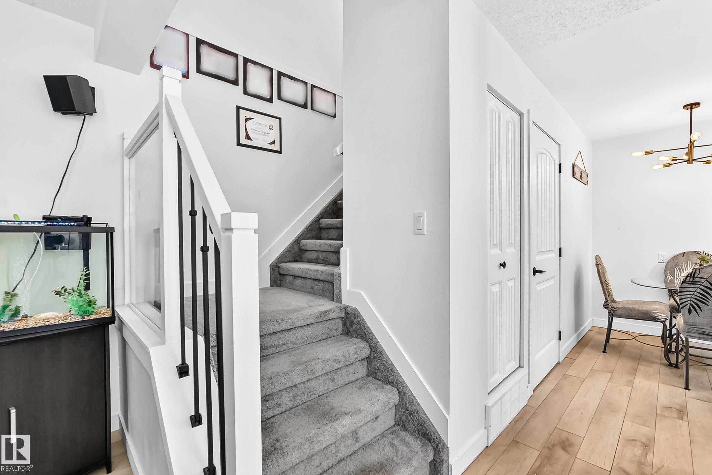 8033 27 Avenue Nw, Edmonton, AB - Indoor Photo Showing Other Room