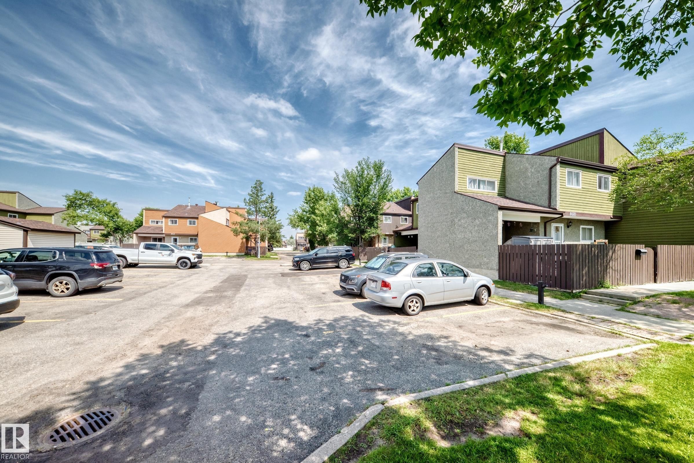 8033 27 Avenue Nw, Edmonton, AB - Outdoor