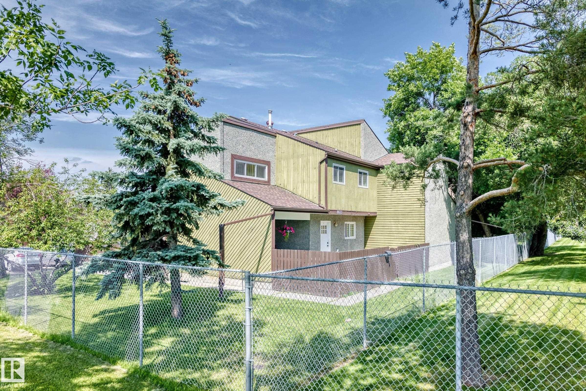 8033 27 Avenue Nw, Edmonton, AB - Outdoor