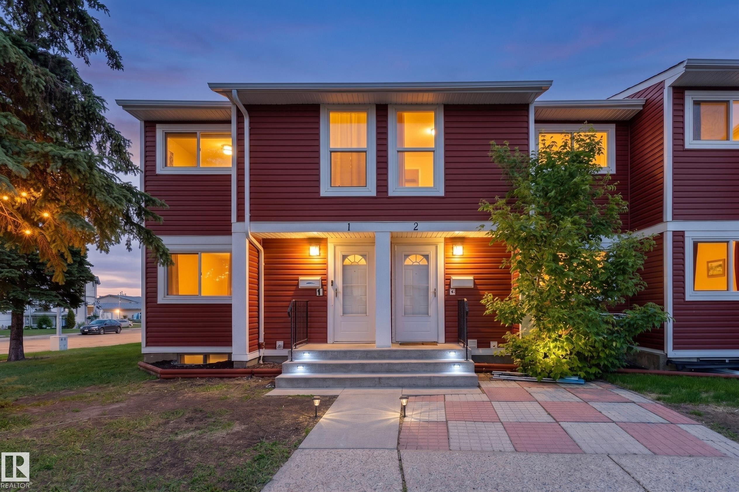 #2 4707 126 Av Nw, Edmonton, AB - Outdoor With Facade
