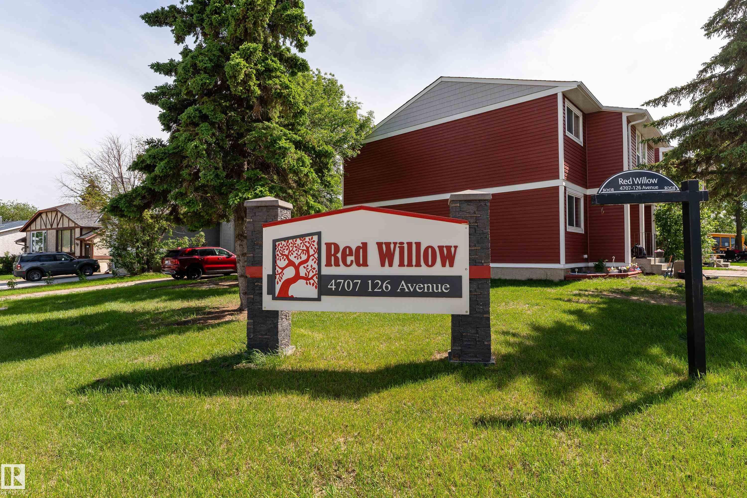 #2 4707 126 Av Nw, Edmonton, AB - Outdoor