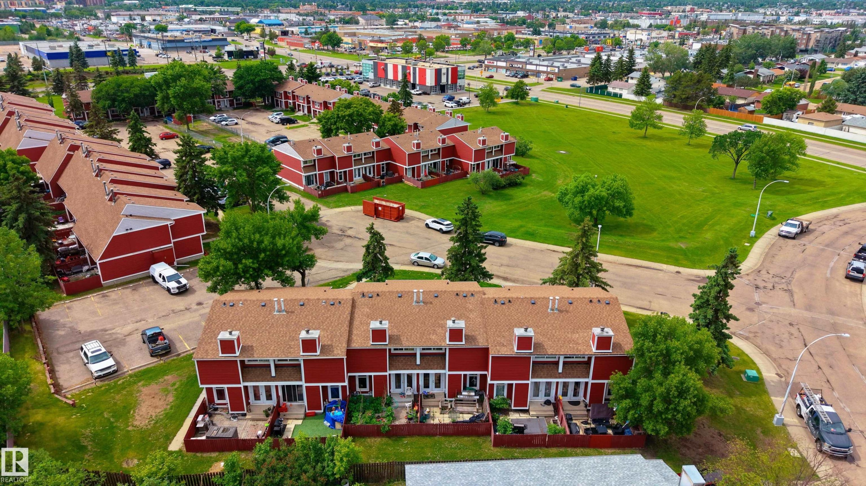 #2 4707 126 Av Nw, Edmonton, AB - Outdoor