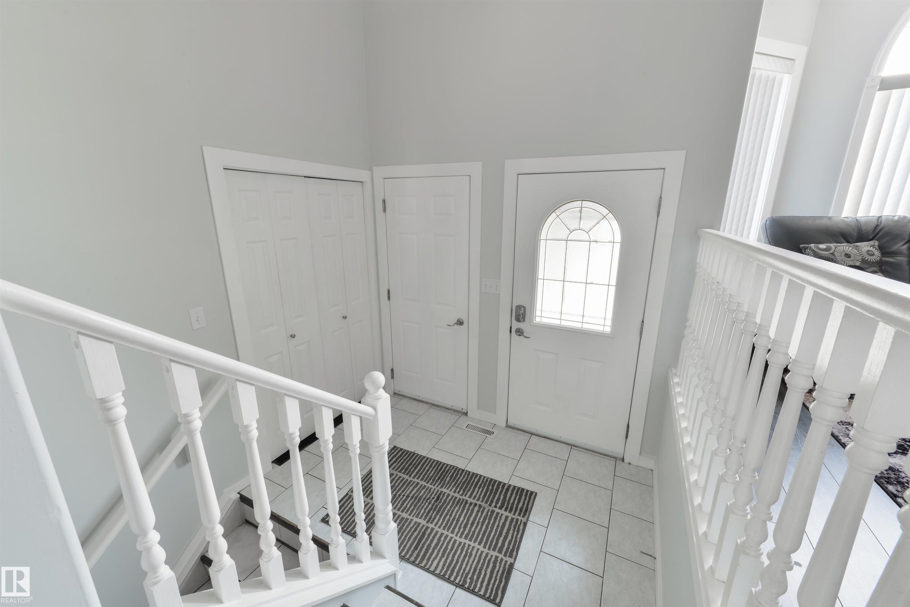417 Hollick-Kenyon Road Nw, Edmonton, AB - Indoor Photo Showing Other Room