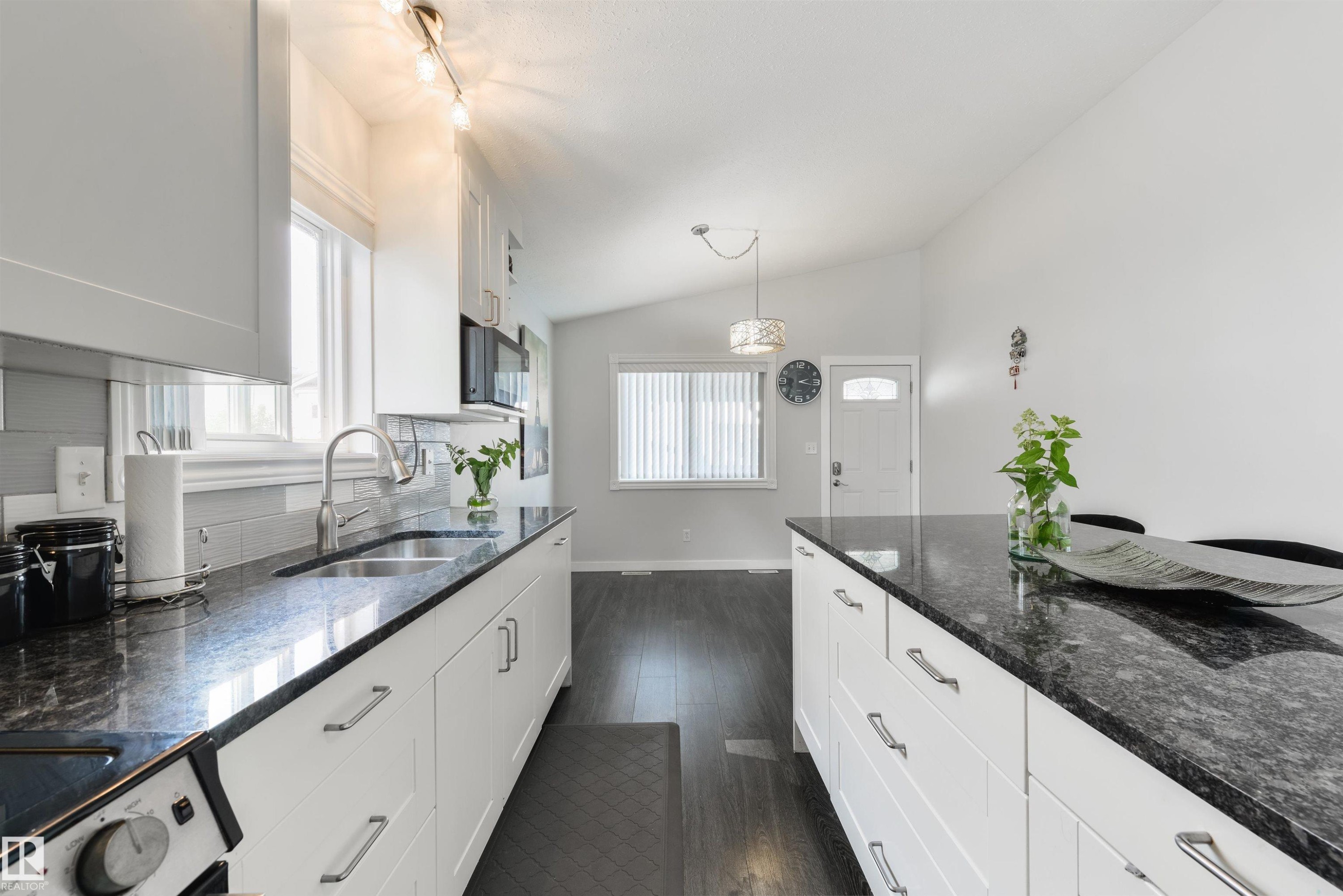417 Hollick-Kenyon Road Nw, Edmonton, AB - Indoor Photo Showing Kitchen With Double Sink