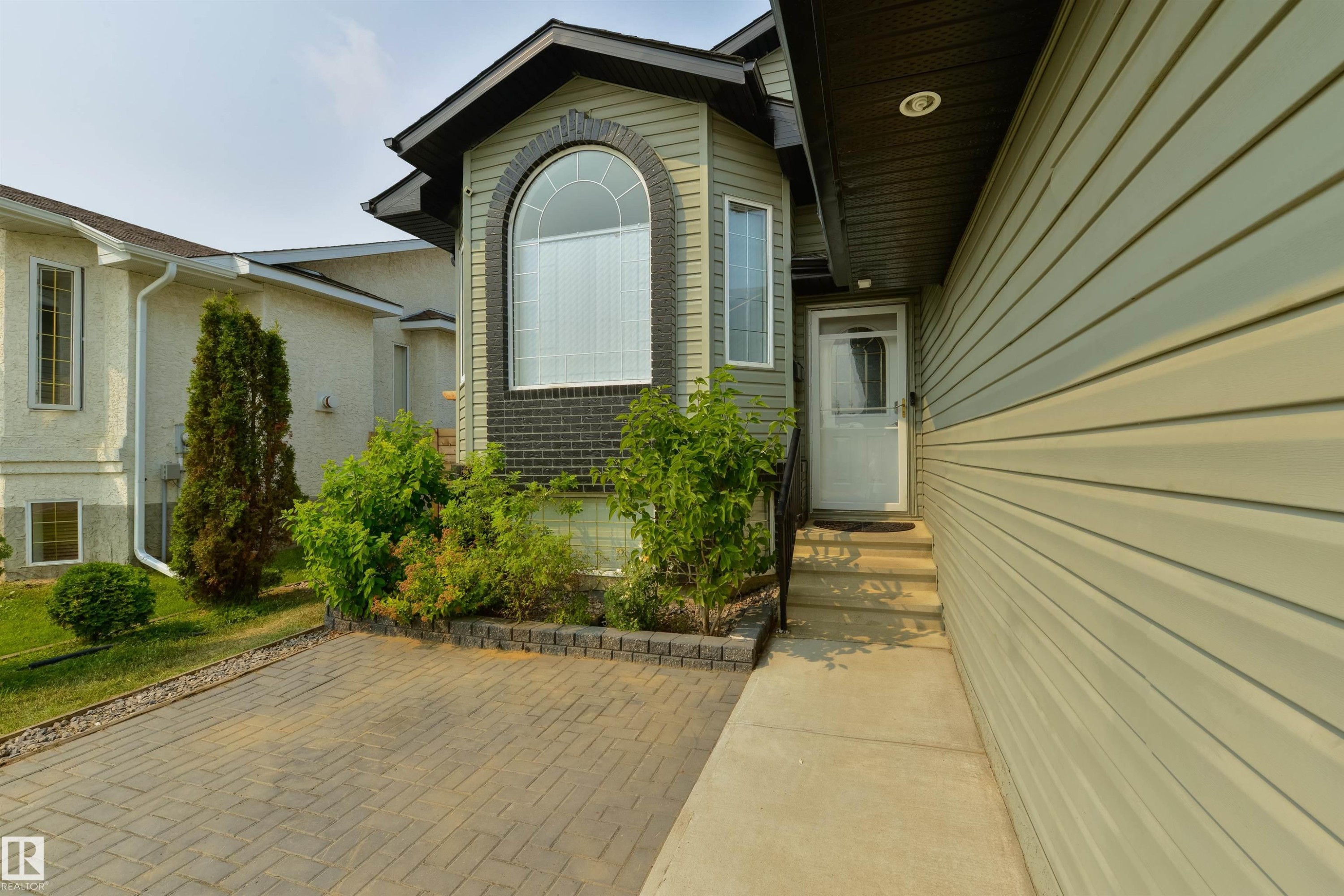 417 Hollick-Kenyon Road Nw, Edmonton, AB