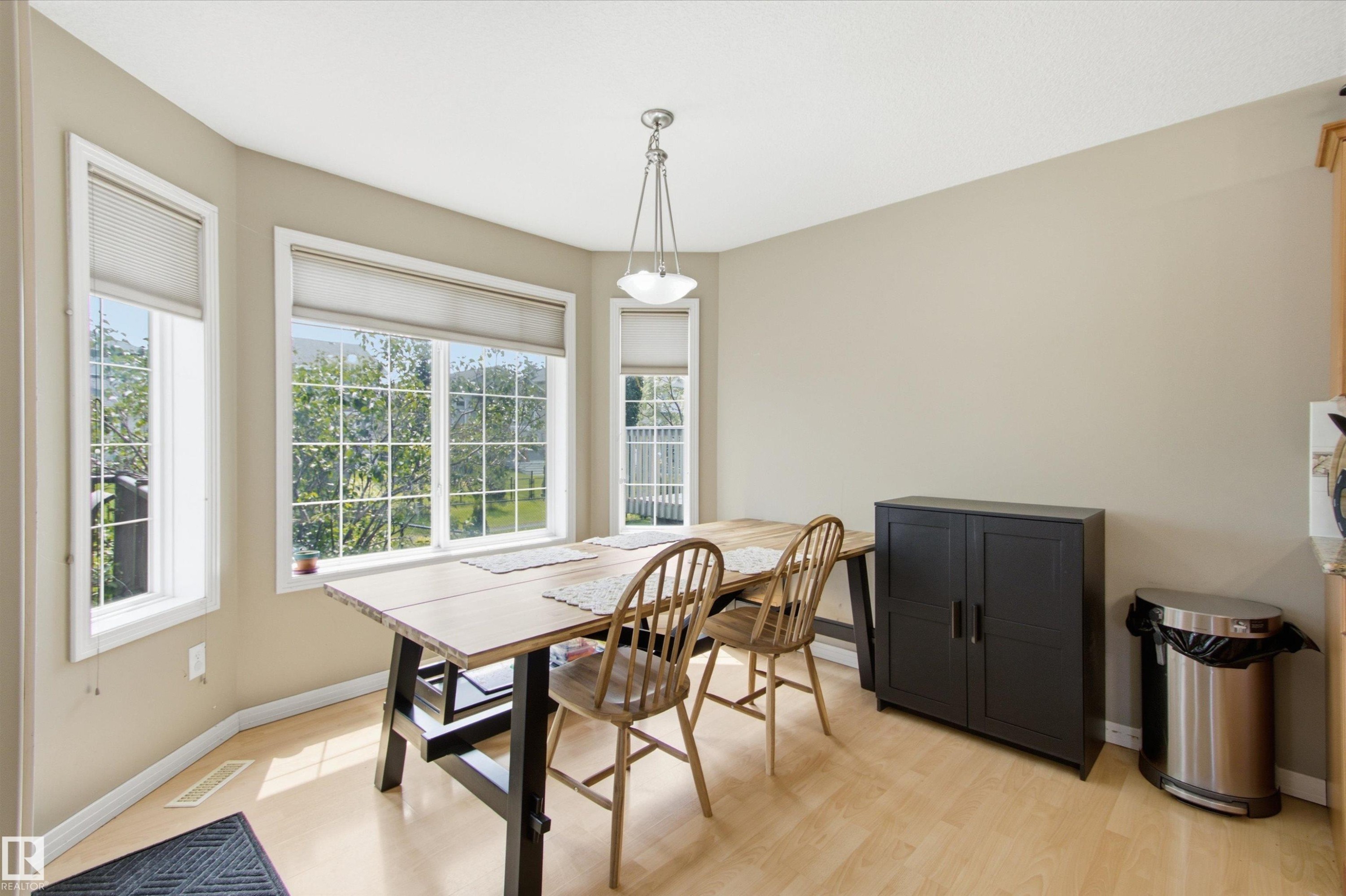 8203 5 Avenue Sw, Edmonton, AB - Indoor Photo Showing Dining Room