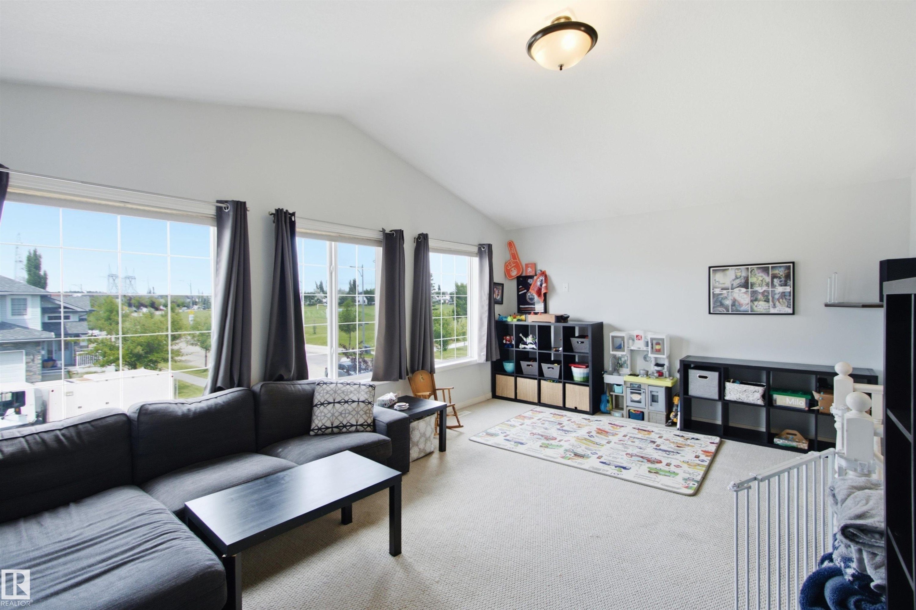 8203 5 Avenue Sw, Edmonton, AB - Indoor Photo Showing Living Room