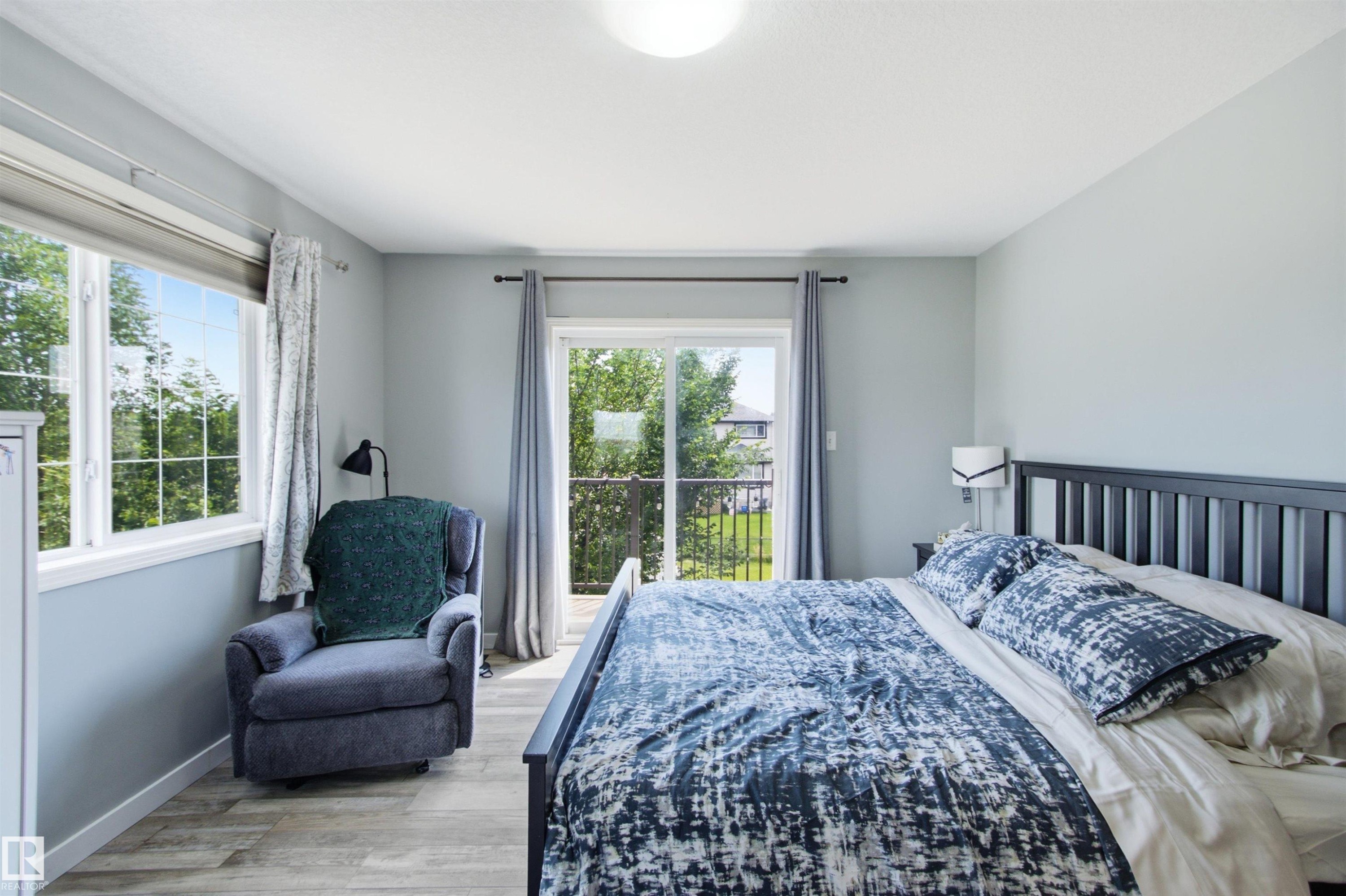 8203 5 Avenue Sw, Edmonton, AB - Indoor Photo Showing Bedroom