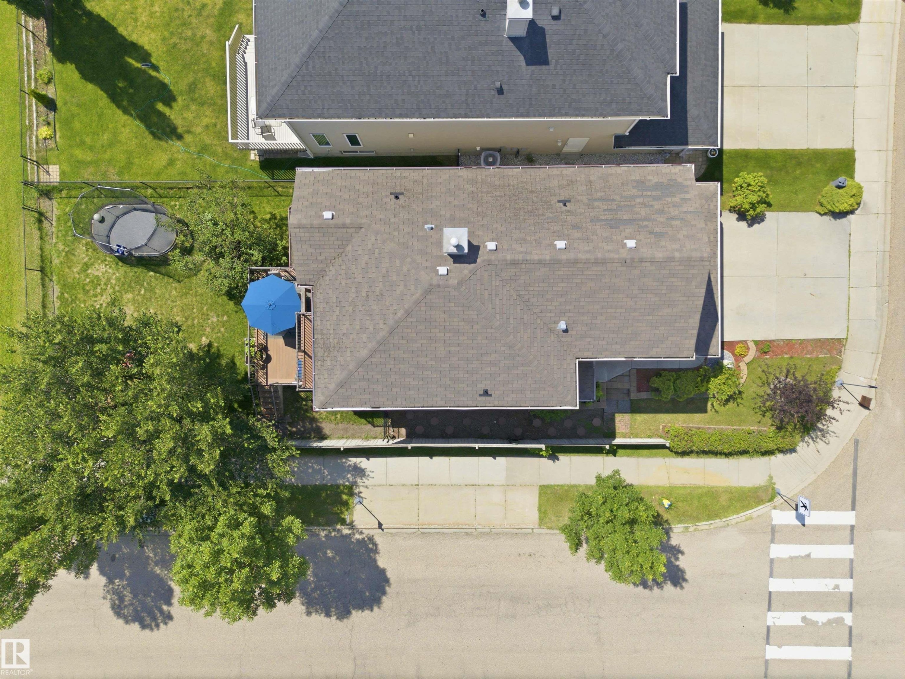 8203 5 Avenue Sw, Edmonton, AB - Outdoor