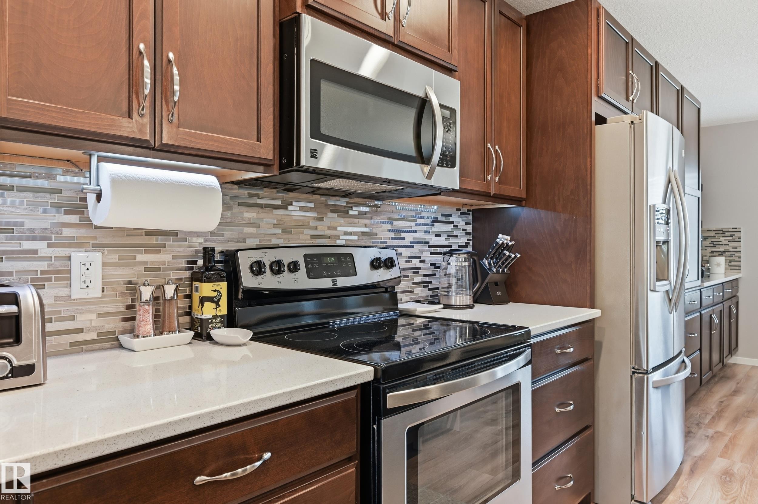 3457 Cutler Crescent Sw, Edmonton, AB - Indoor Photo Showing Kitchen