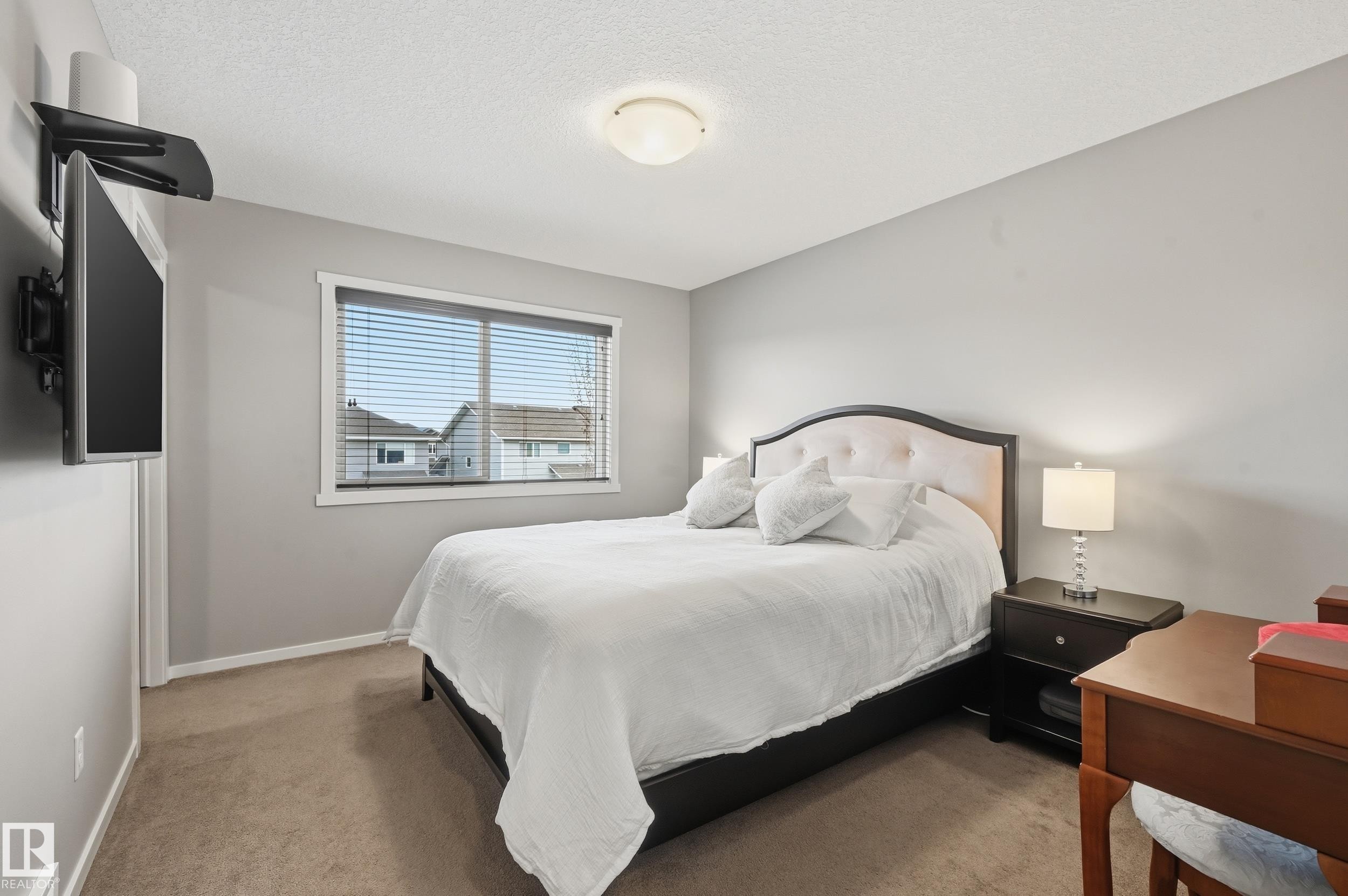 3457 Cutler Crescent Sw, Edmonton, AB - Indoor Photo Showing Bedroom