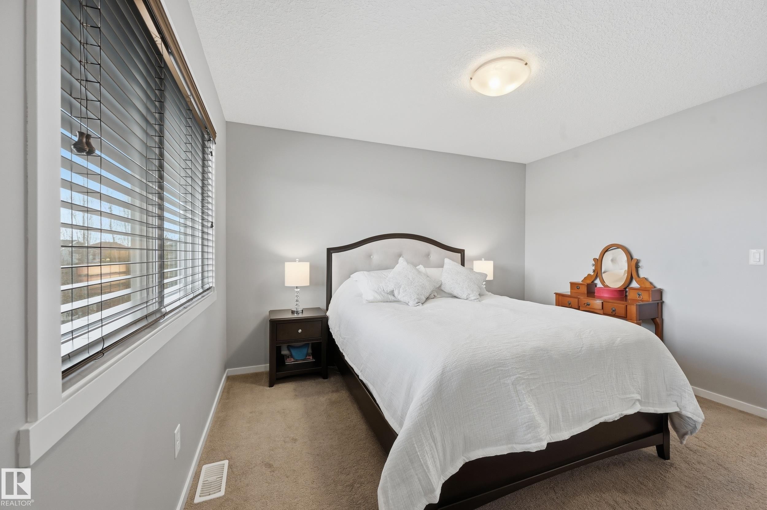 3457 Cutler Crescent Sw, Edmonton, AB - Indoor Photo Showing Bedroom