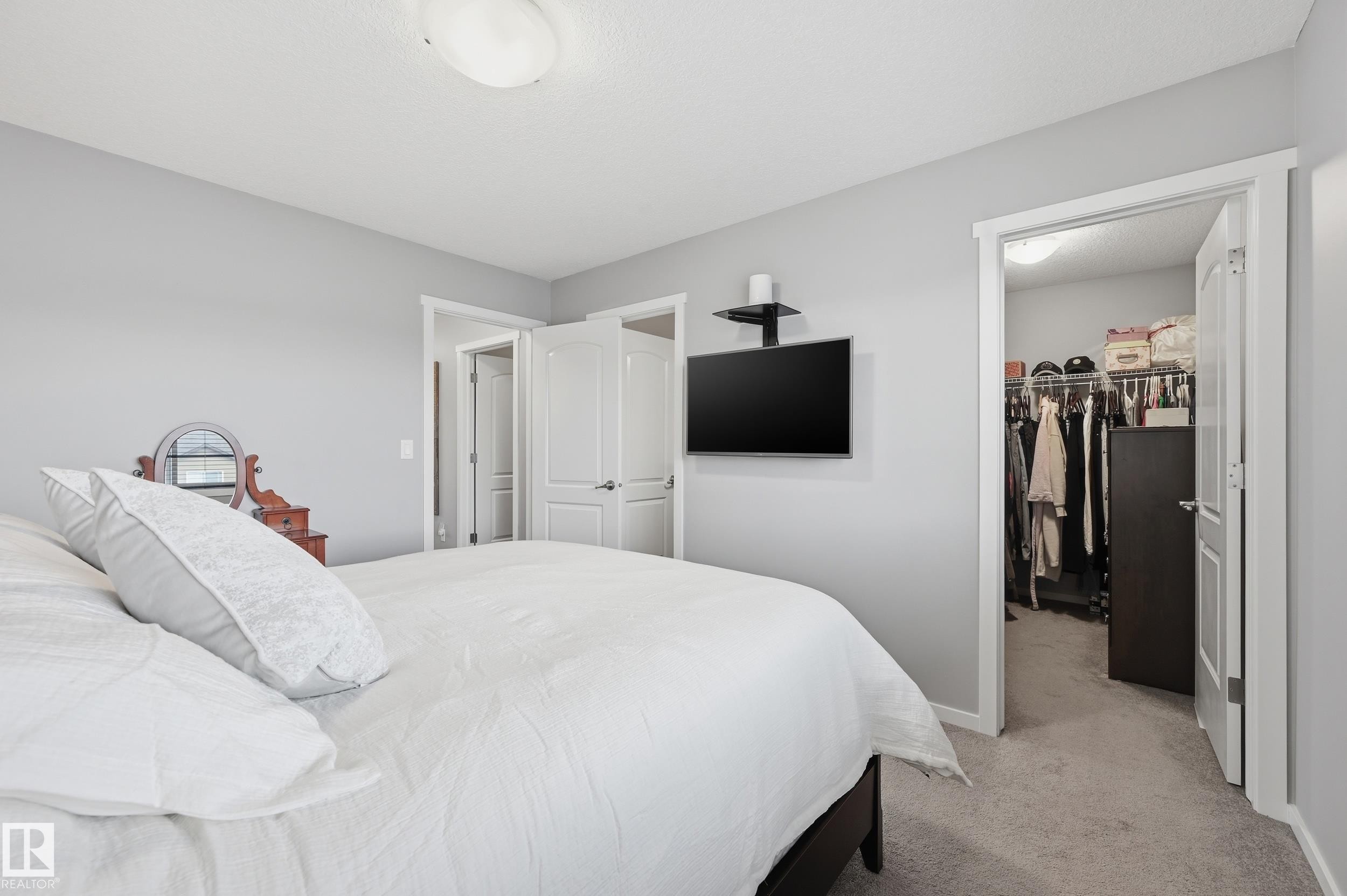 3457 Cutler Crescent Sw, Edmonton, AB - Indoor Photo Showing Bedroom