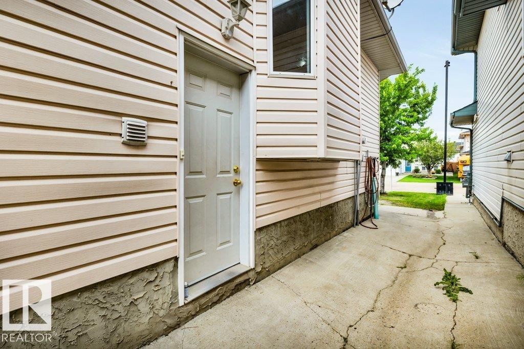 3135 34B Avenue Nw, Edmonton, AB - Outdoor With Exterior
