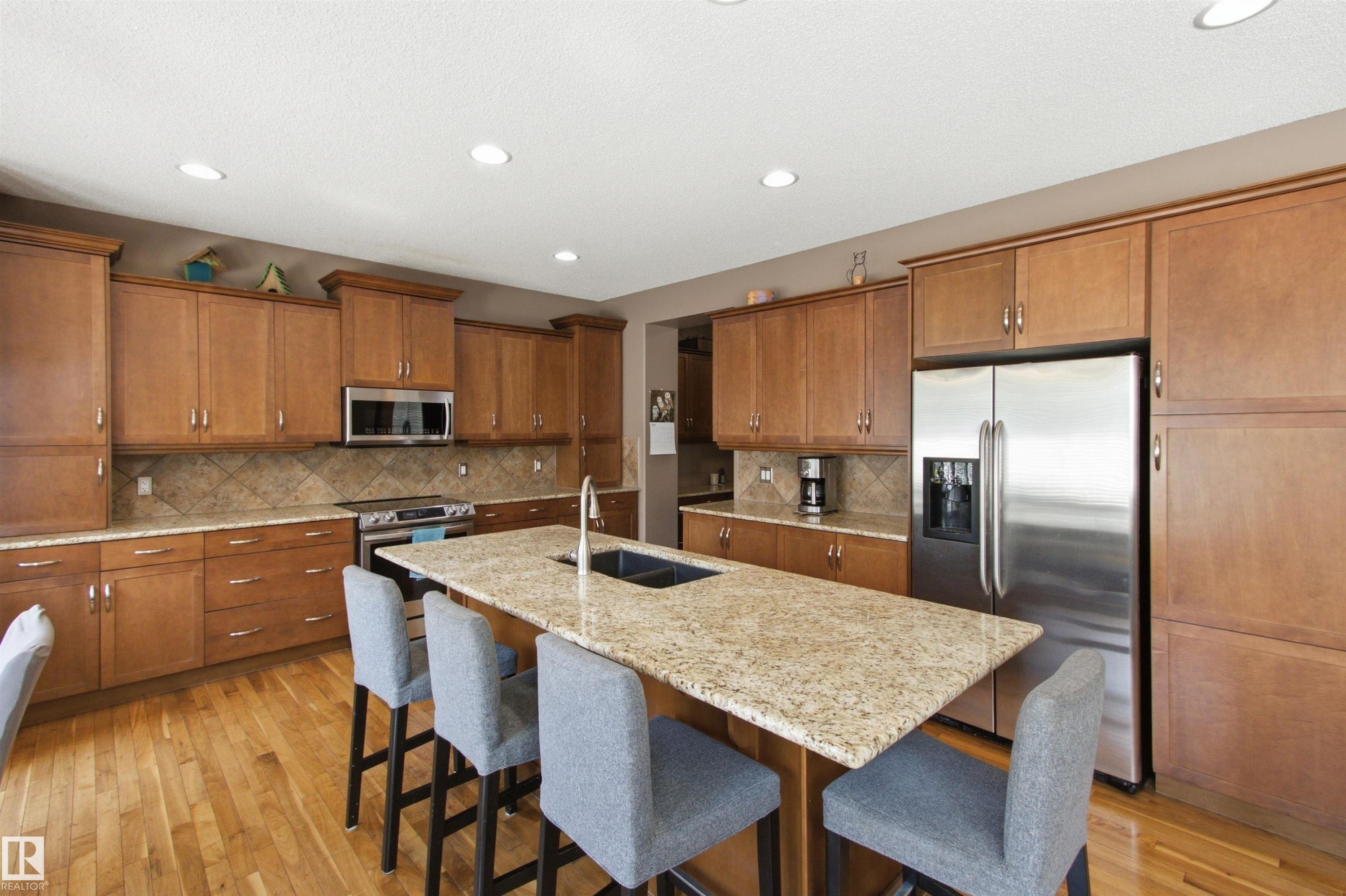 12429 17A Avenue Sw, Edmonton, AB - Indoor Photo Showing Kitchen With Double Sink