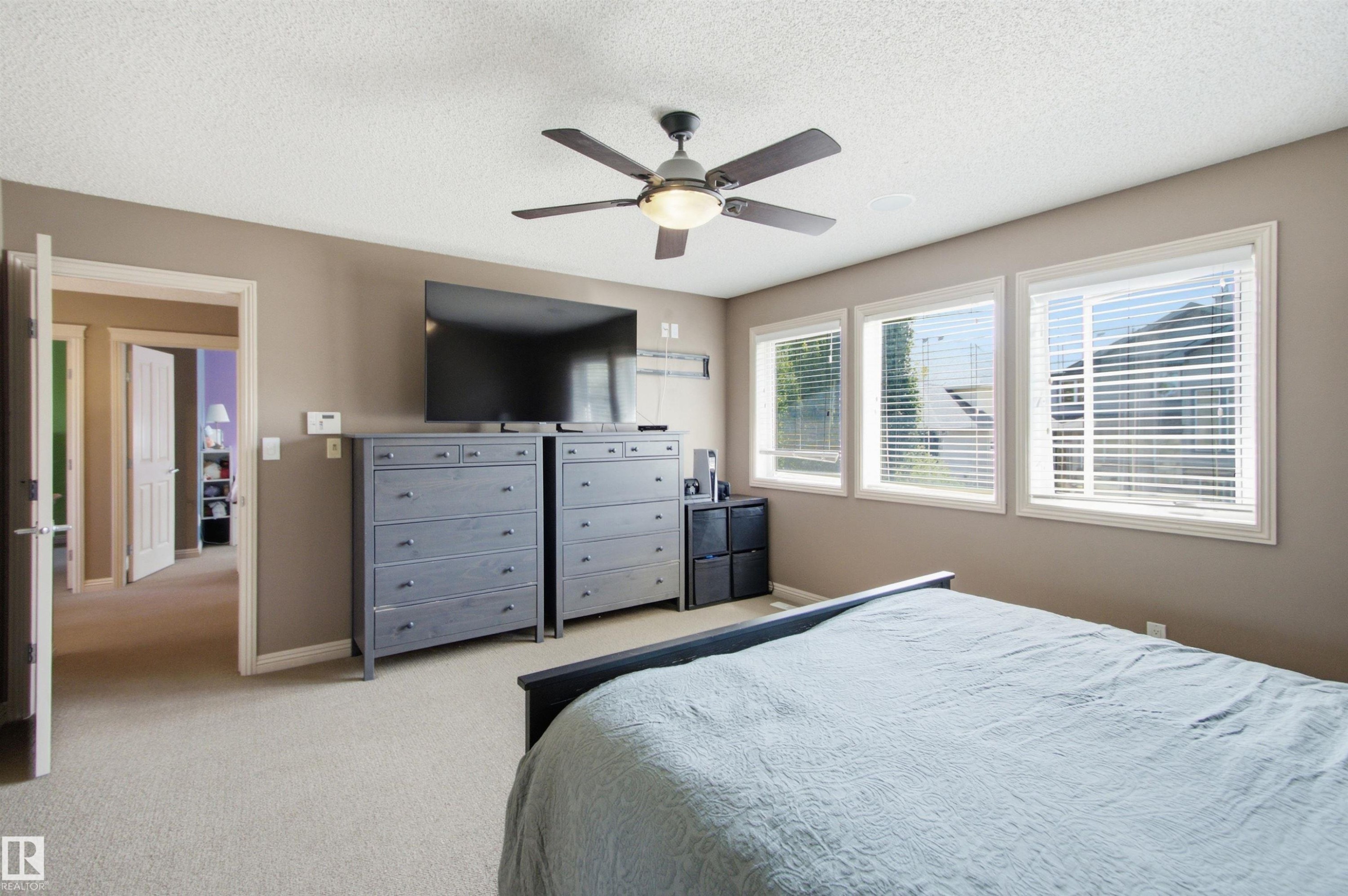 12429 17A Avenue Sw, Edmonton, AB - Indoor Photo Showing Bedroom