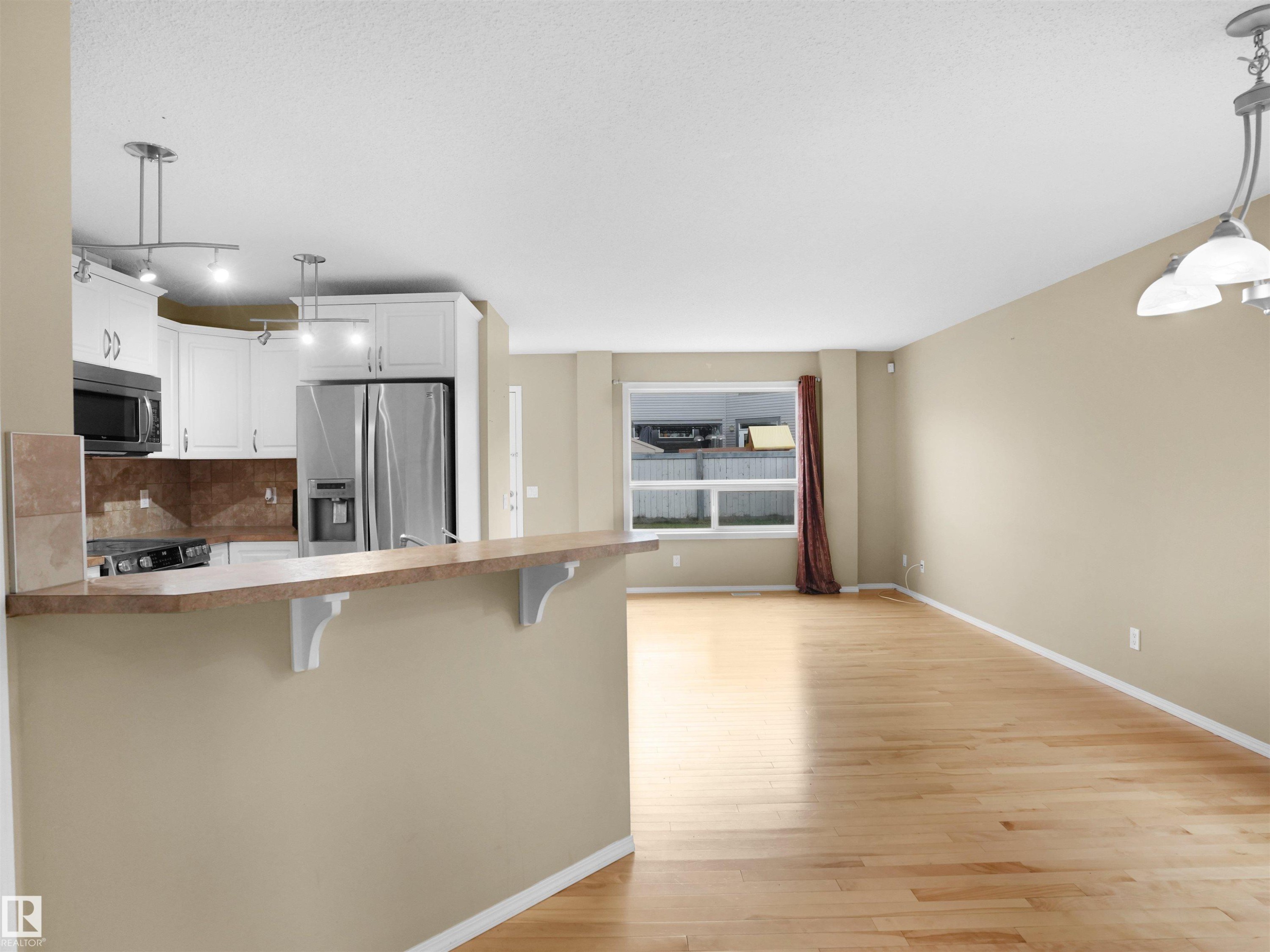 65 Ashby Gardens, Spruce Grove, AB - Indoor Photo Showing Kitchen
