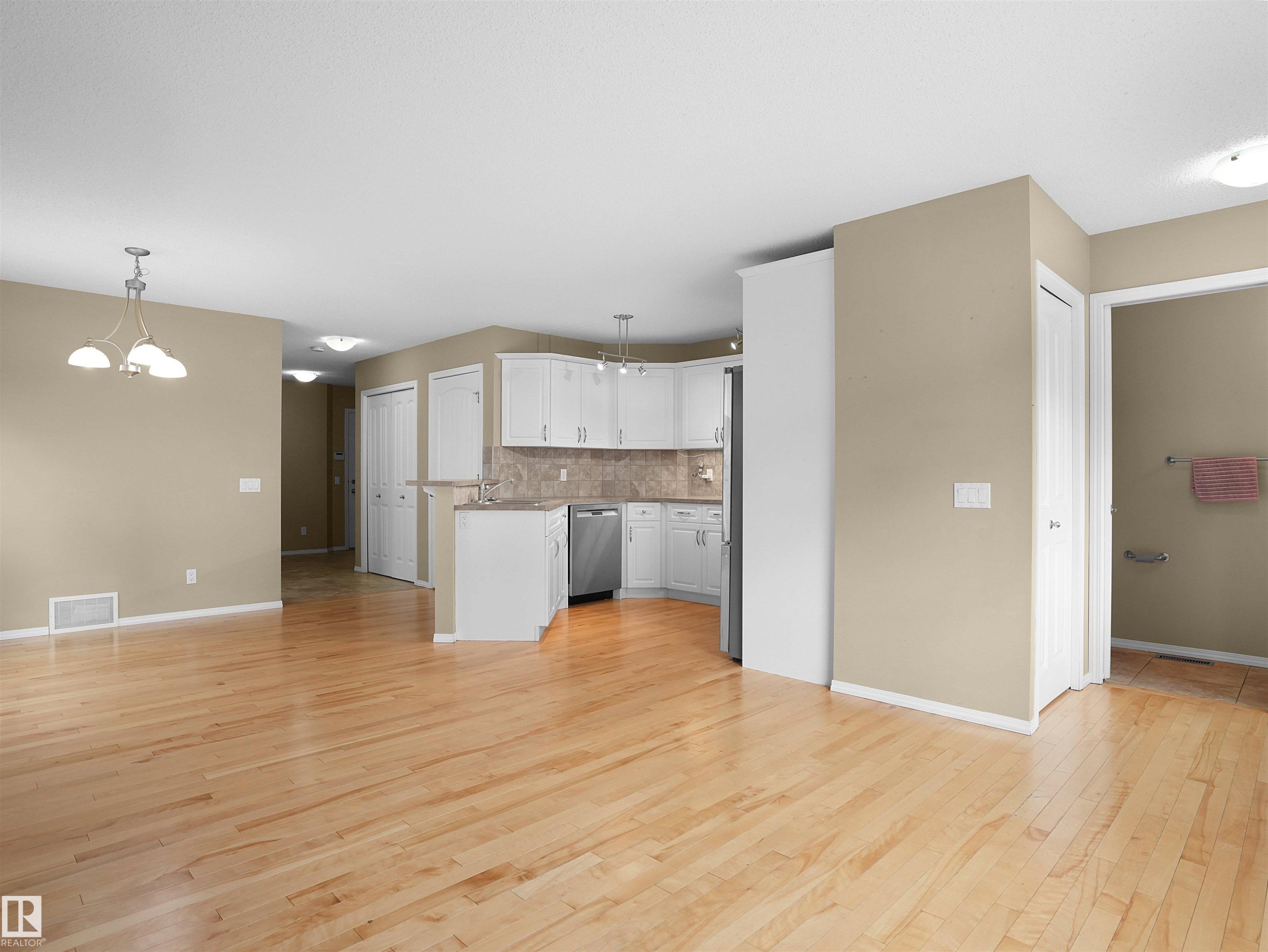 65 Ashby Gardens, Spruce Grove, AB - Indoor Photo Showing Kitchen