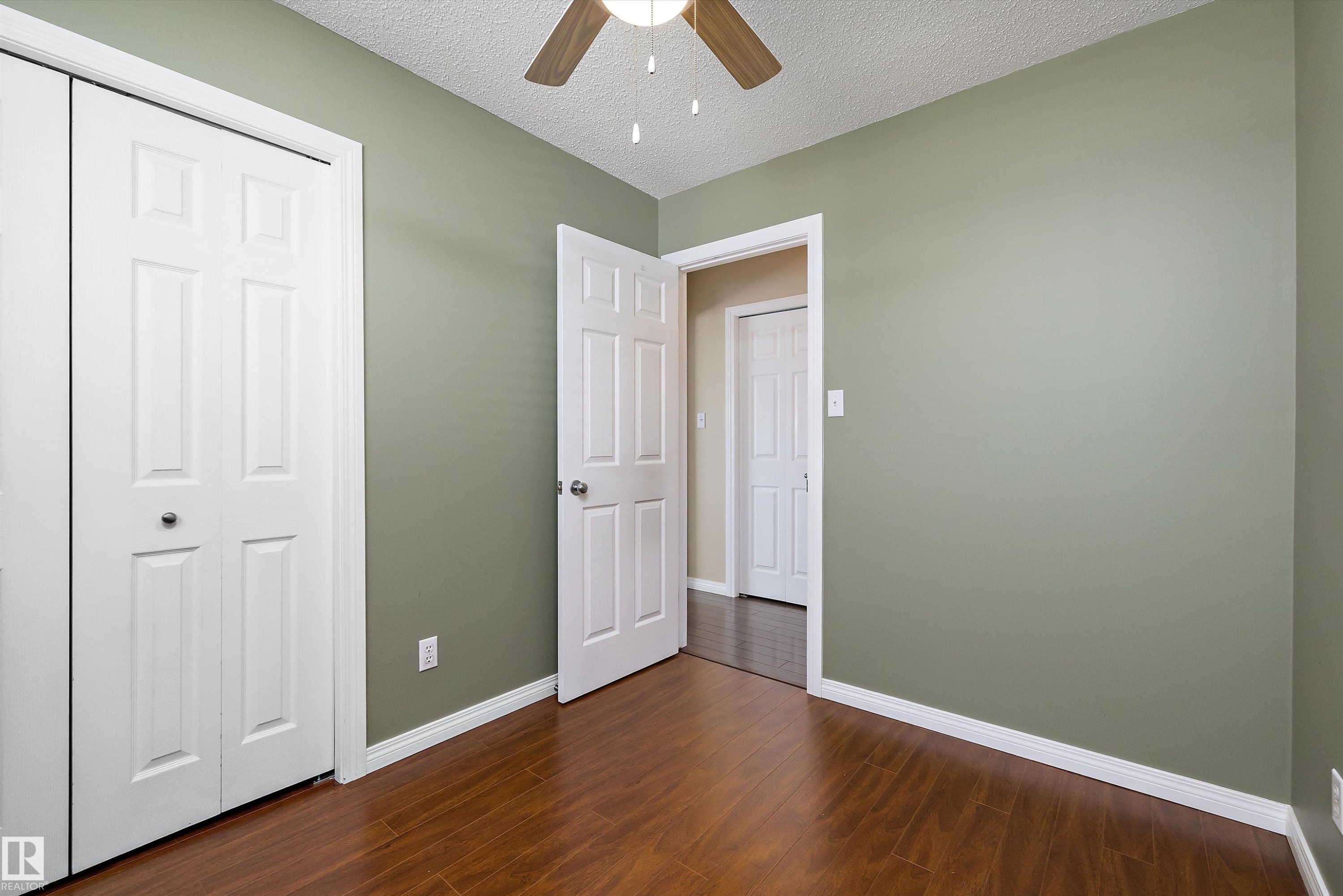 7540 152C Avenue Nw, Edmonton, AB - Indoor Photo Showing Other Room