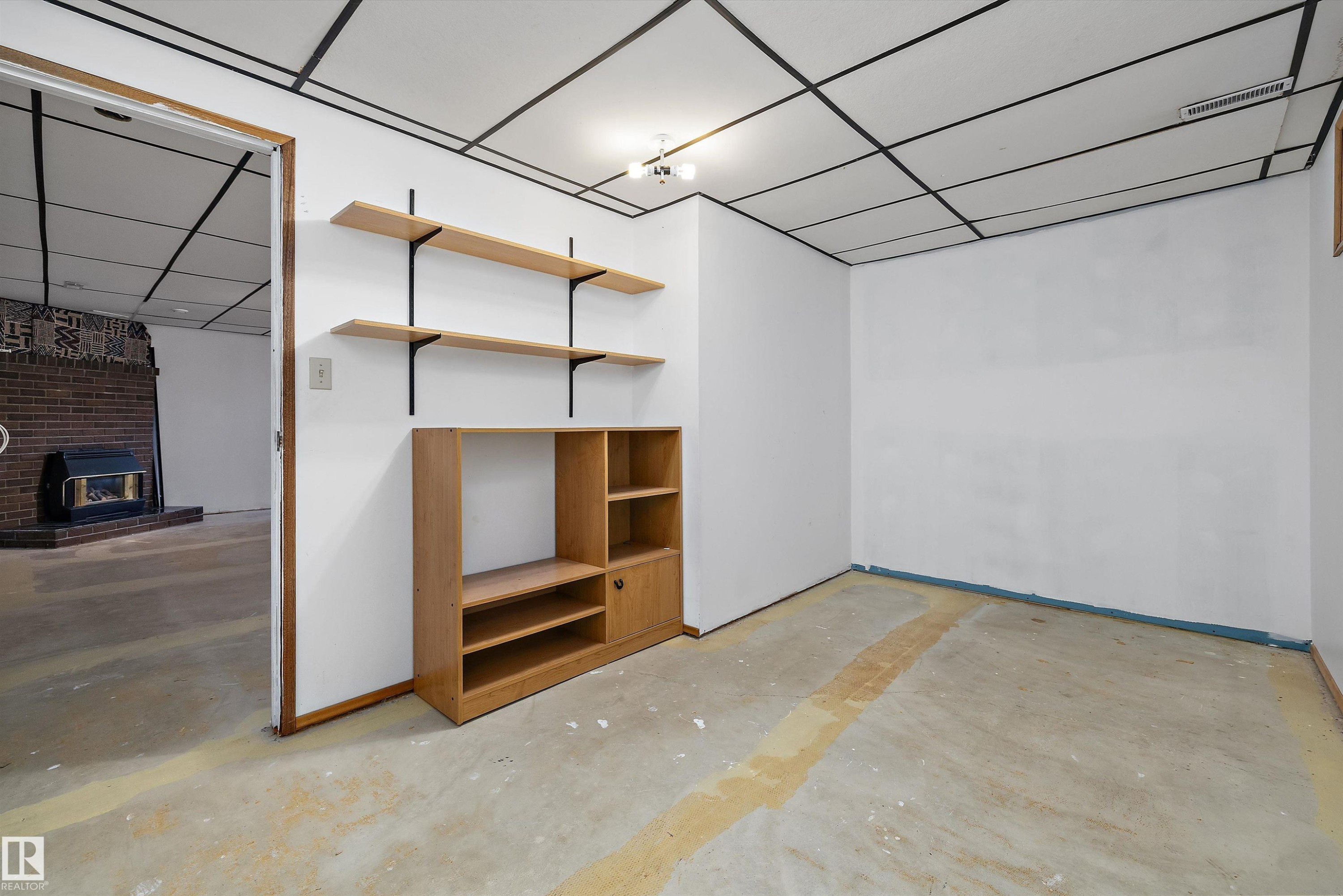 7540 152C Avenue Nw, Edmonton, AB - Indoor Photo Showing Other Room