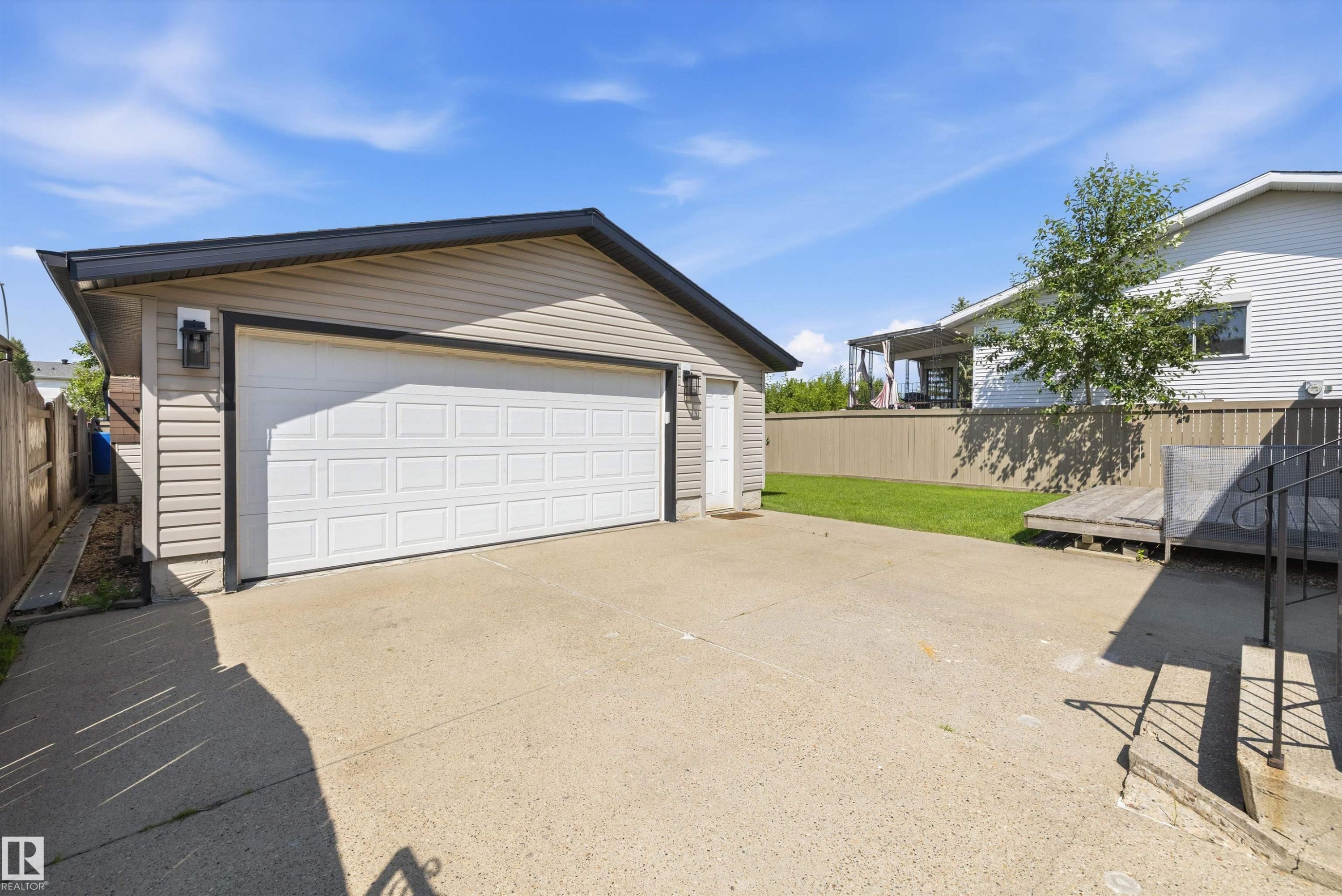 7540 152C Avenue Nw, Edmonton, AB - Outdoor With Exterior