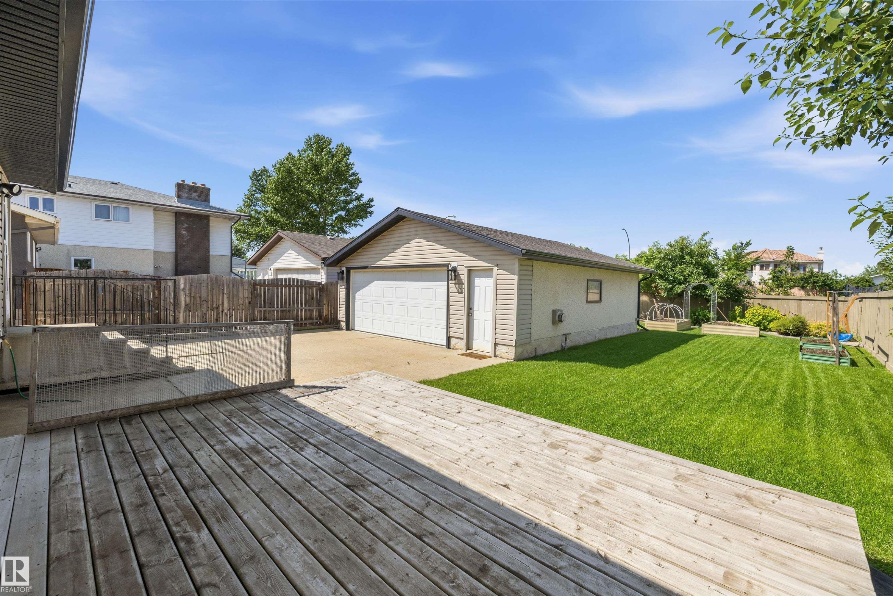 7540 152C Avenue Nw, Edmonton, AB - Outdoor With Exterior