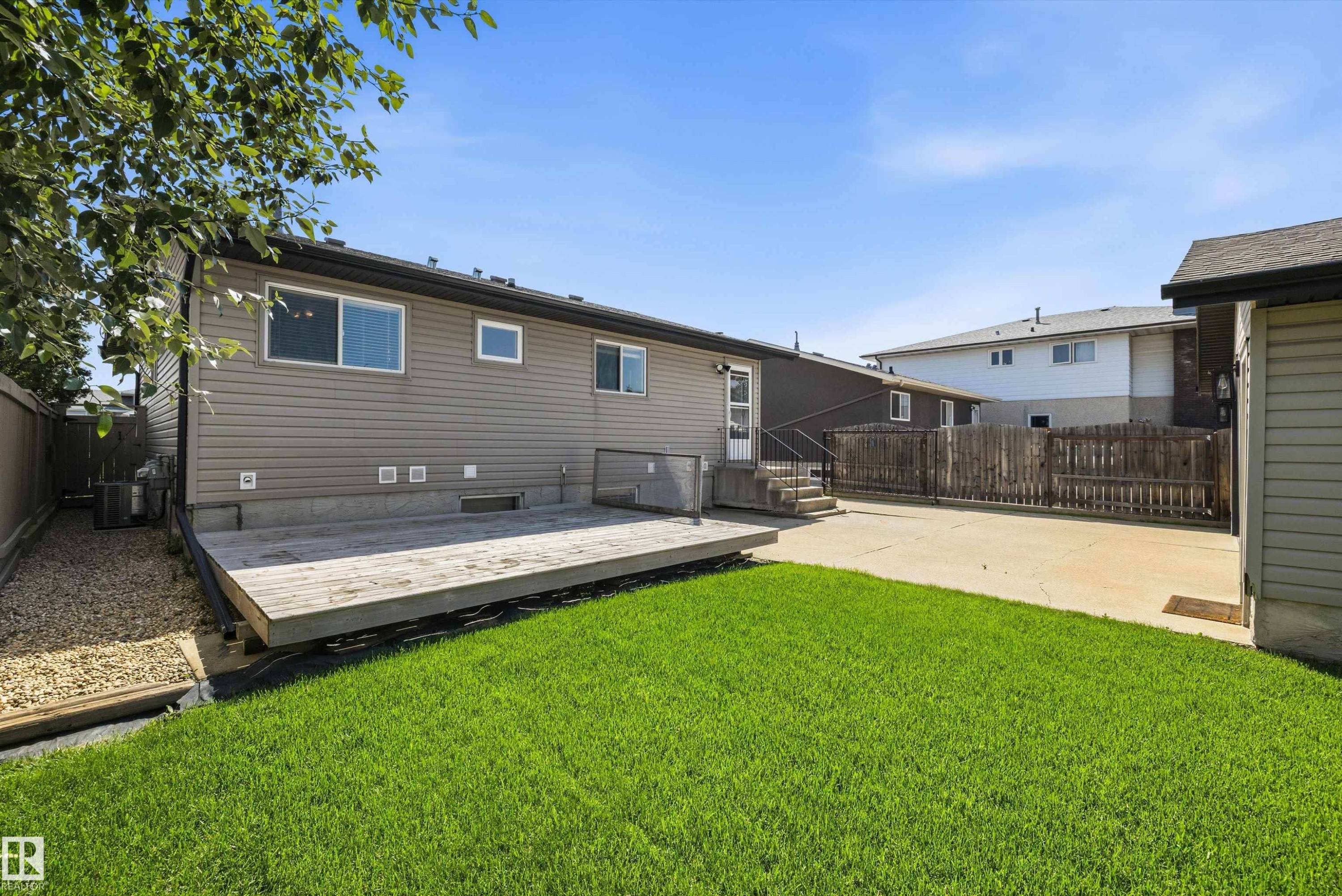 7540 152C Avenue Nw, Edmonton, AB - Outdoor With Exterior