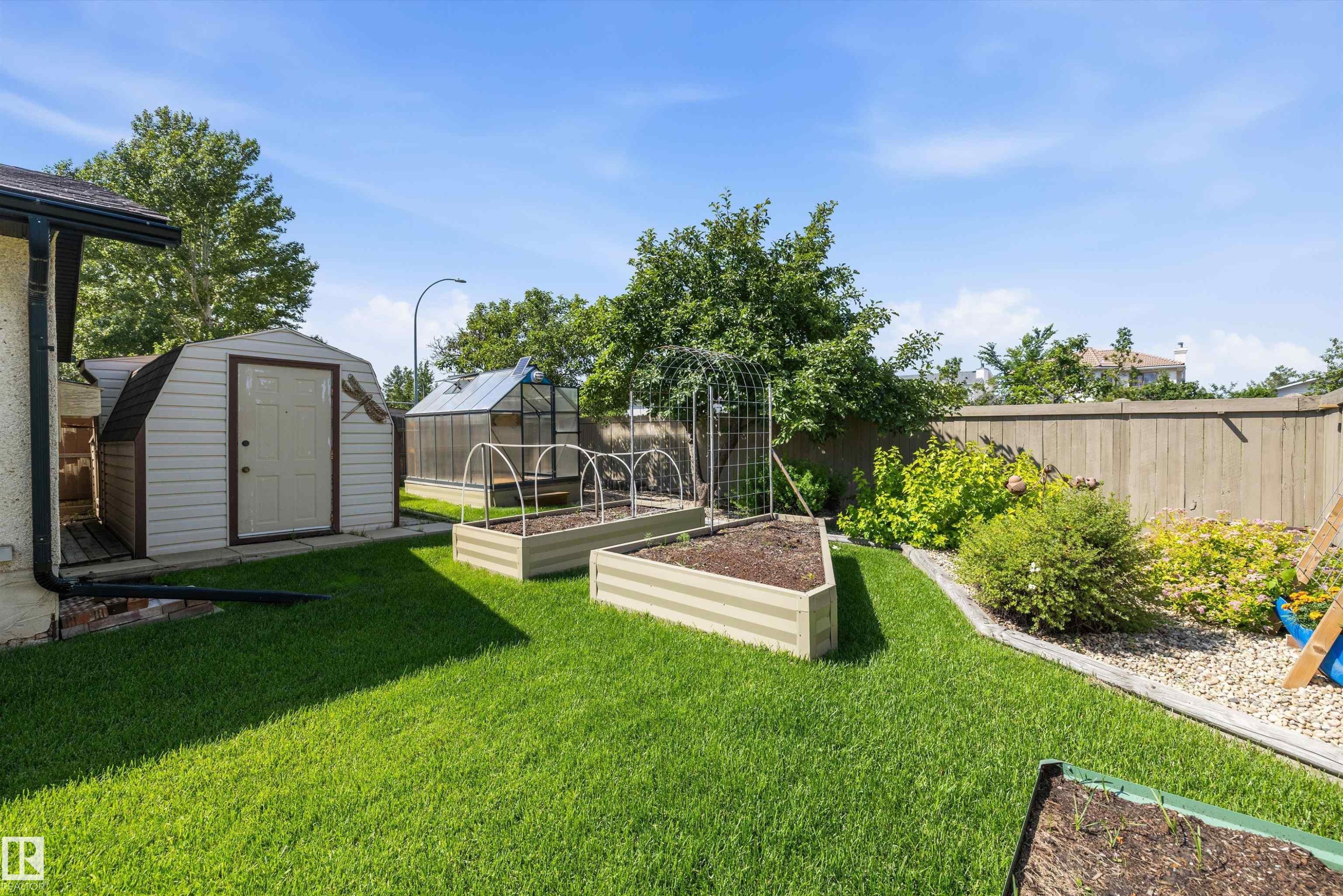 7540 152C Avenue Nw, Edmonton, AB - Outdoor With Backyard