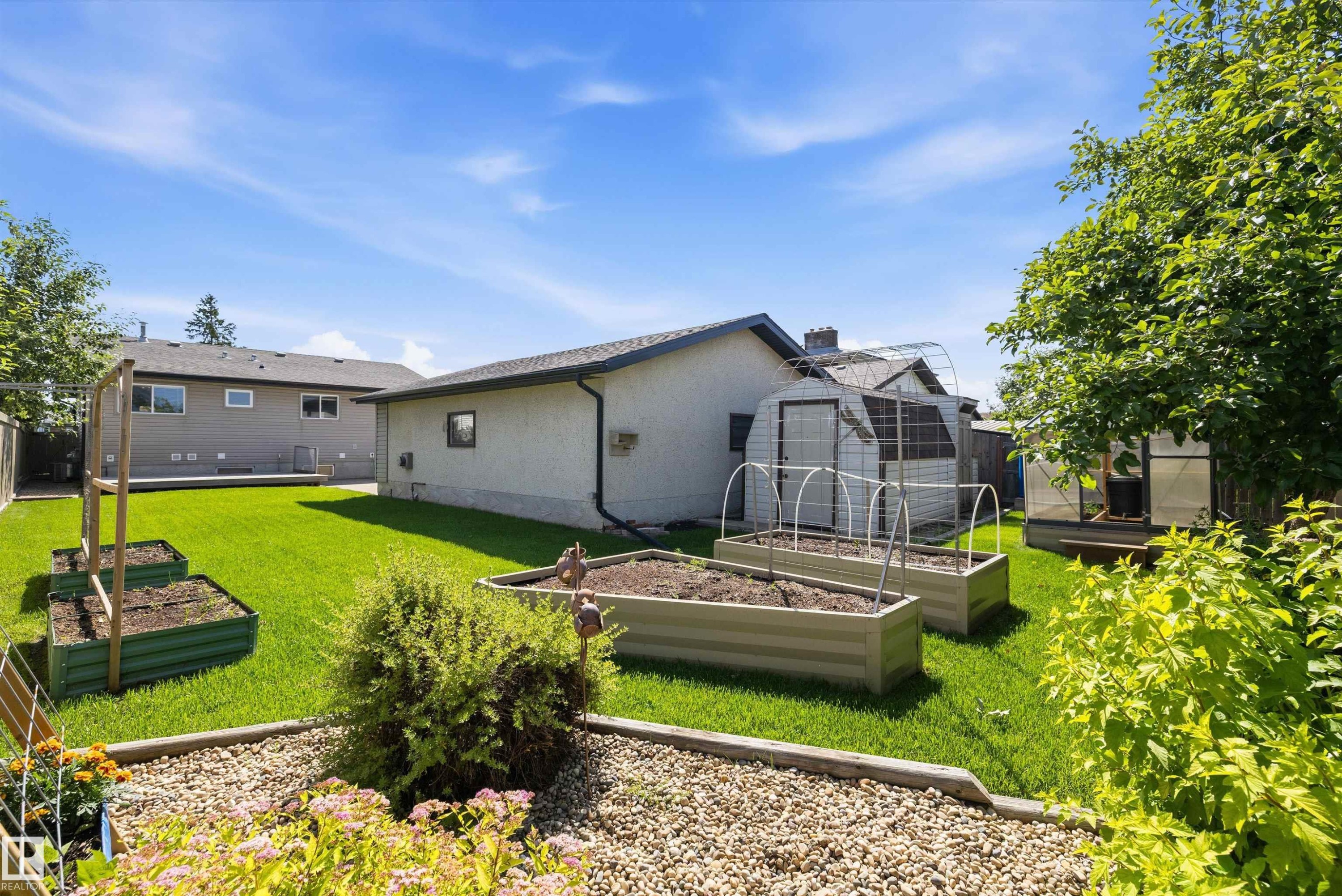 7540 152C Avenue Nw, Edmonton, AB - Outdoor With Backyard With Exterior