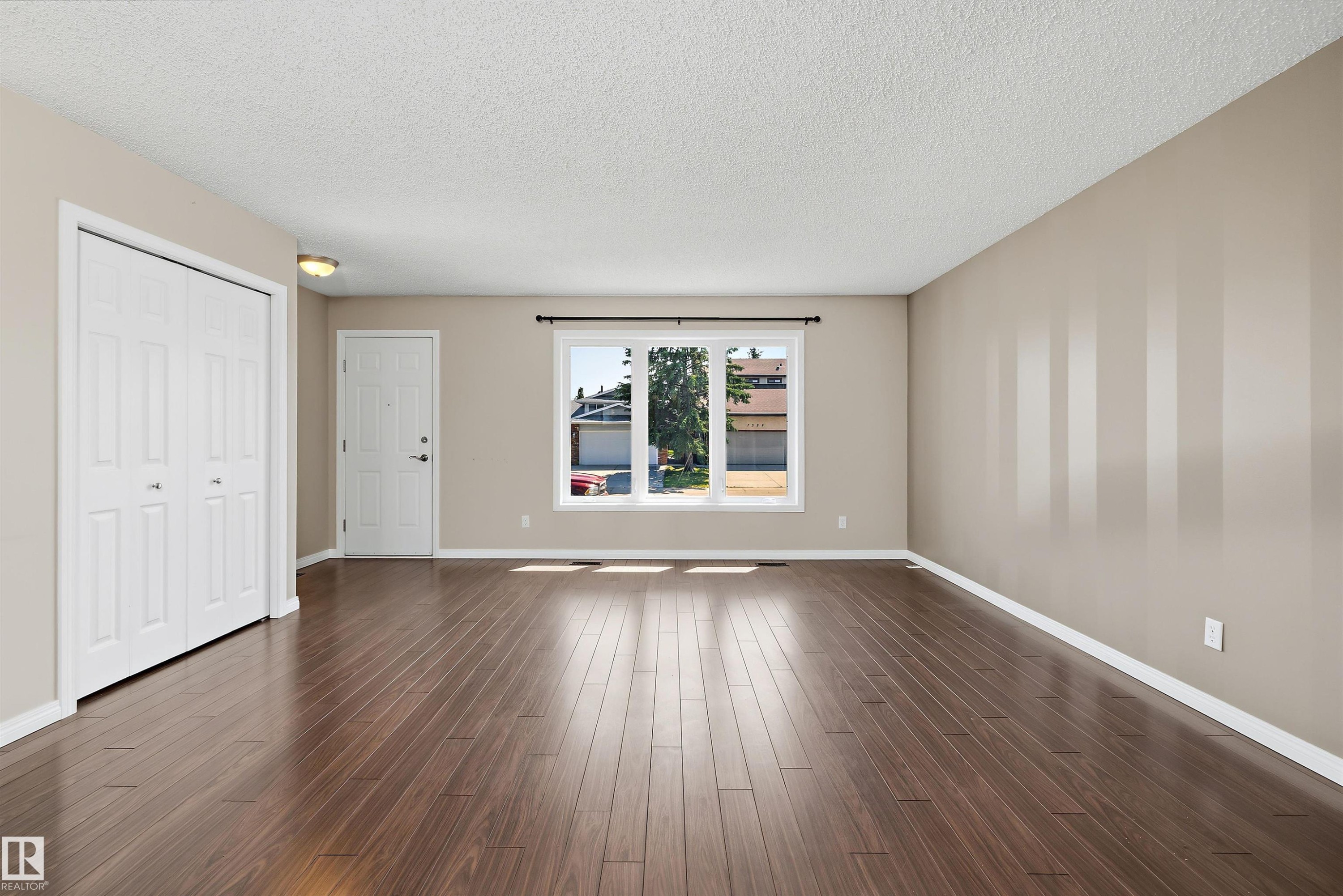 7540 152C Avenue Nw, Edmonton, AB - Indoor