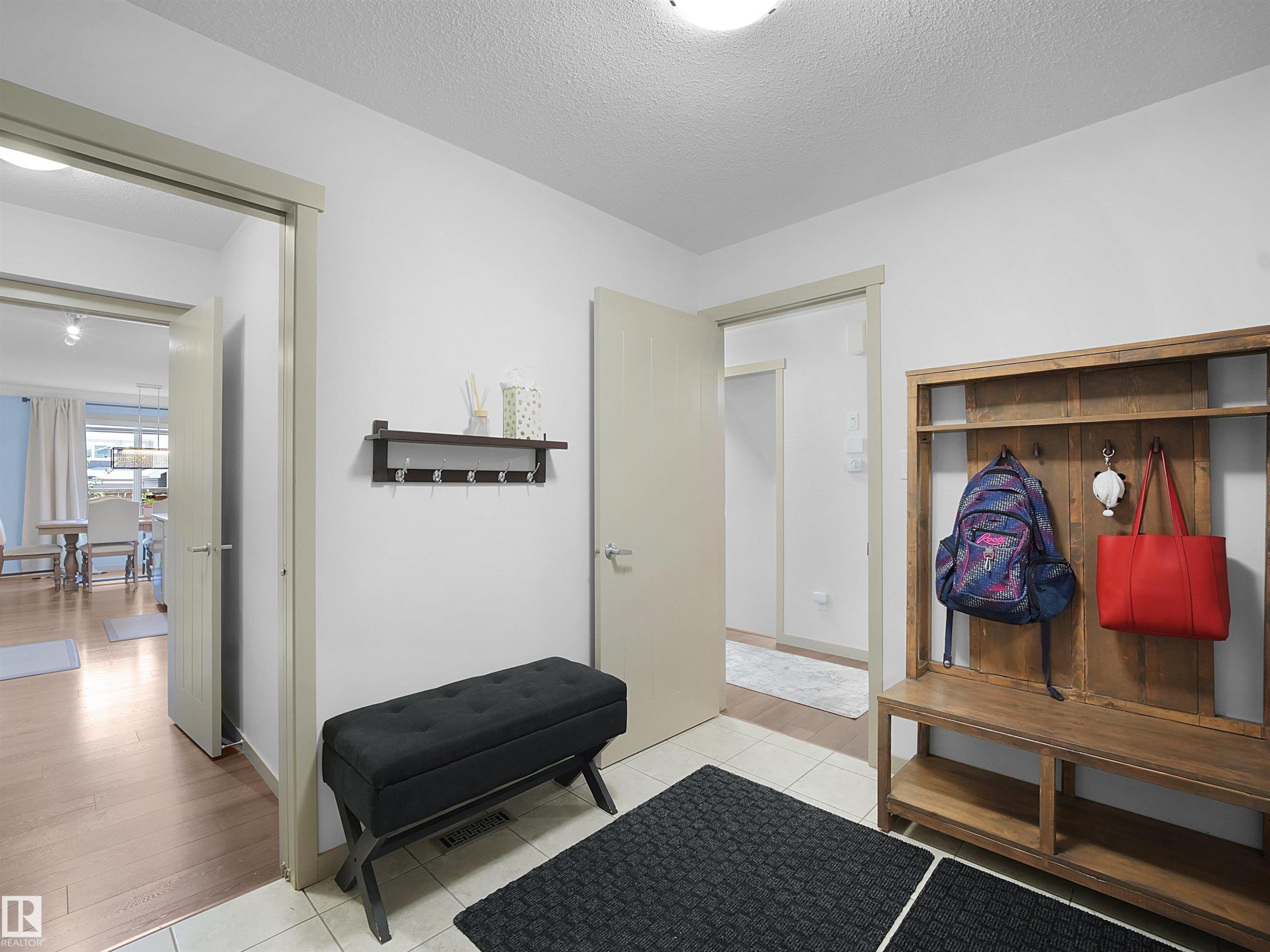 820 179 Street Sw, Edmonton, AB - Indoor Photo Showing Other Room