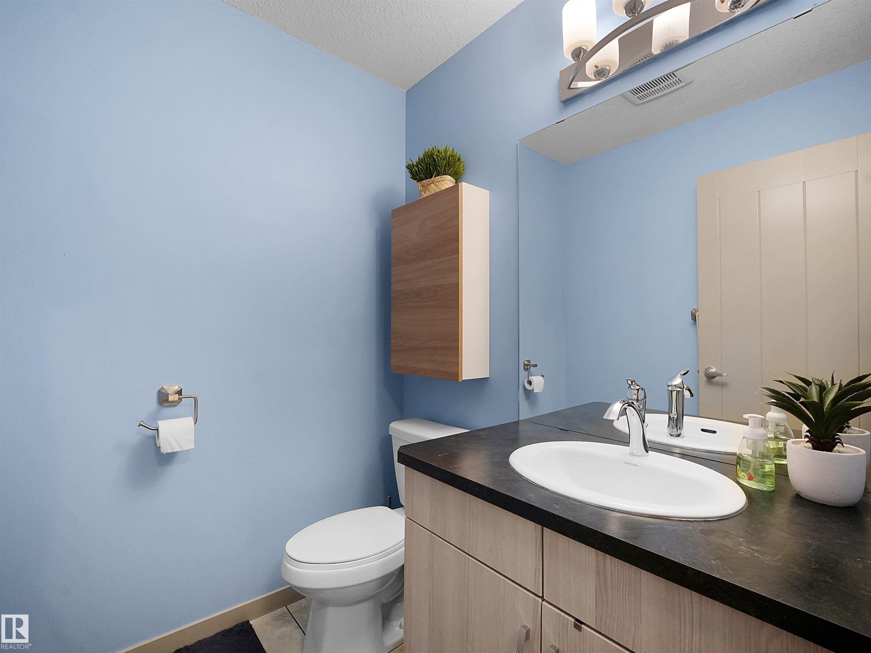 820 179 Street Sw, Edmonton, AB - Indoor Photo Showing Bathroom