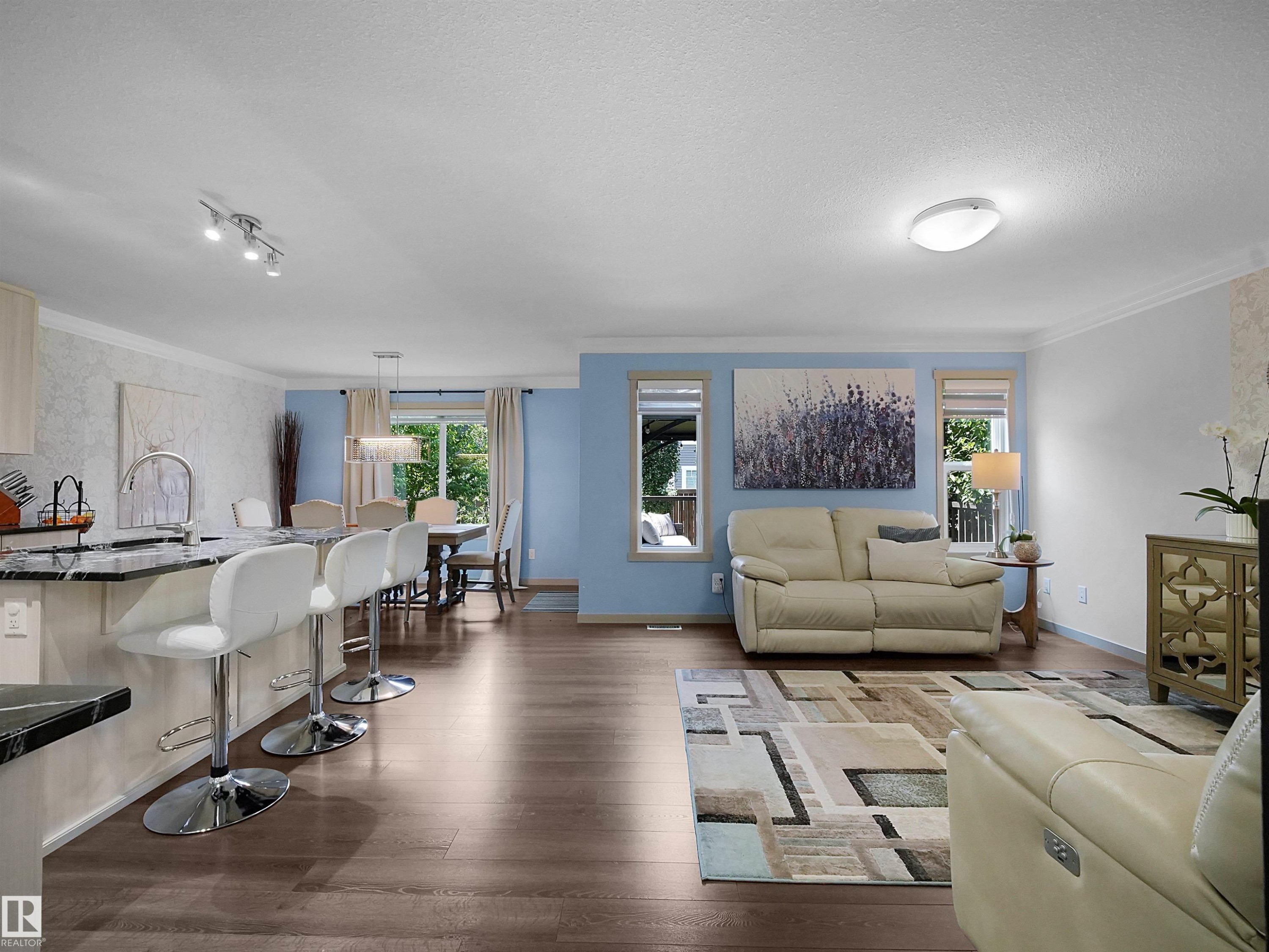 820 179 Street Sw, Edmonton, AB - Indoor Photo Showing Living Room