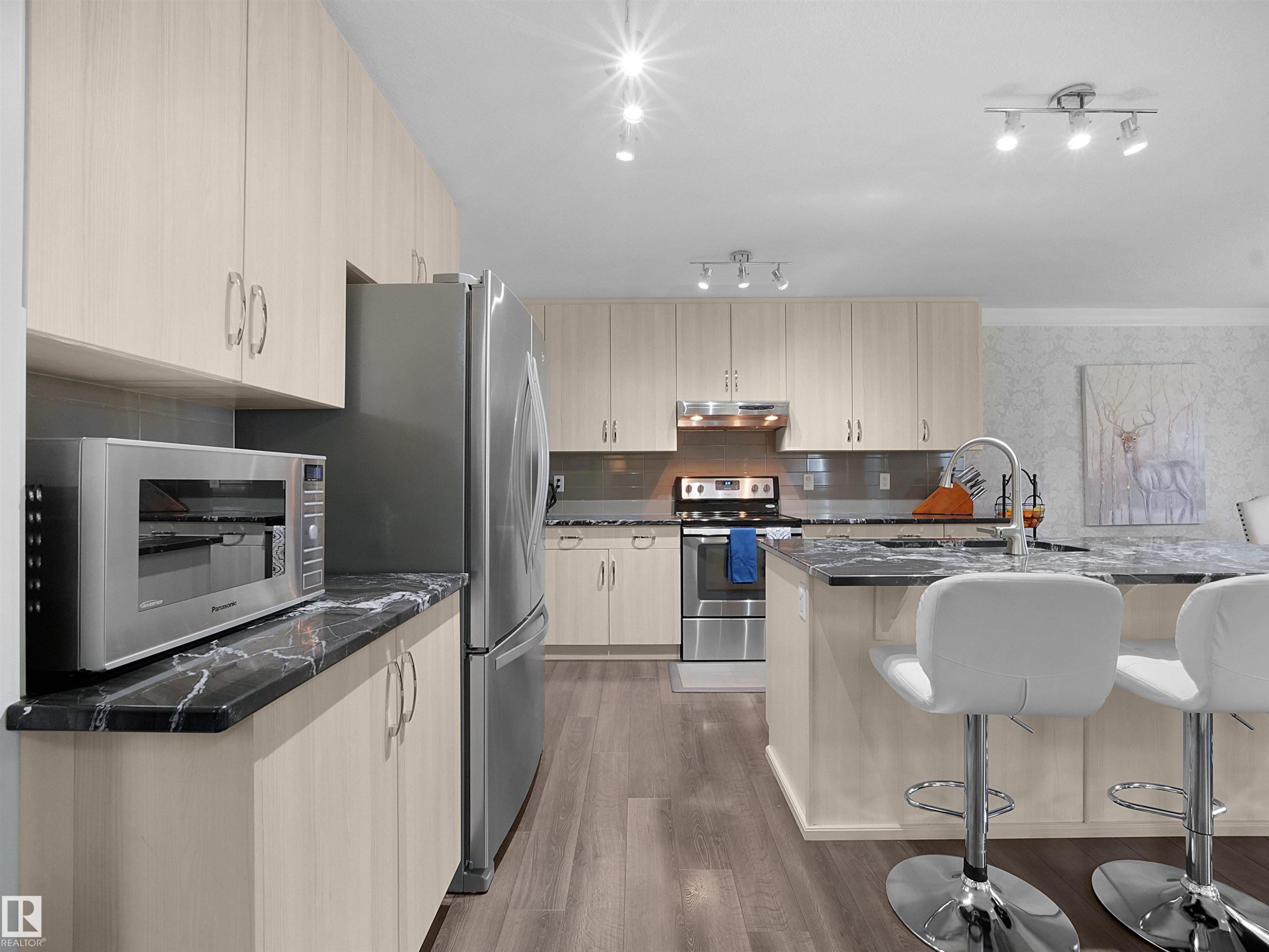 820 179 Street Sw, Edmonton, AB - Indoor Photo Showing Kitchen
