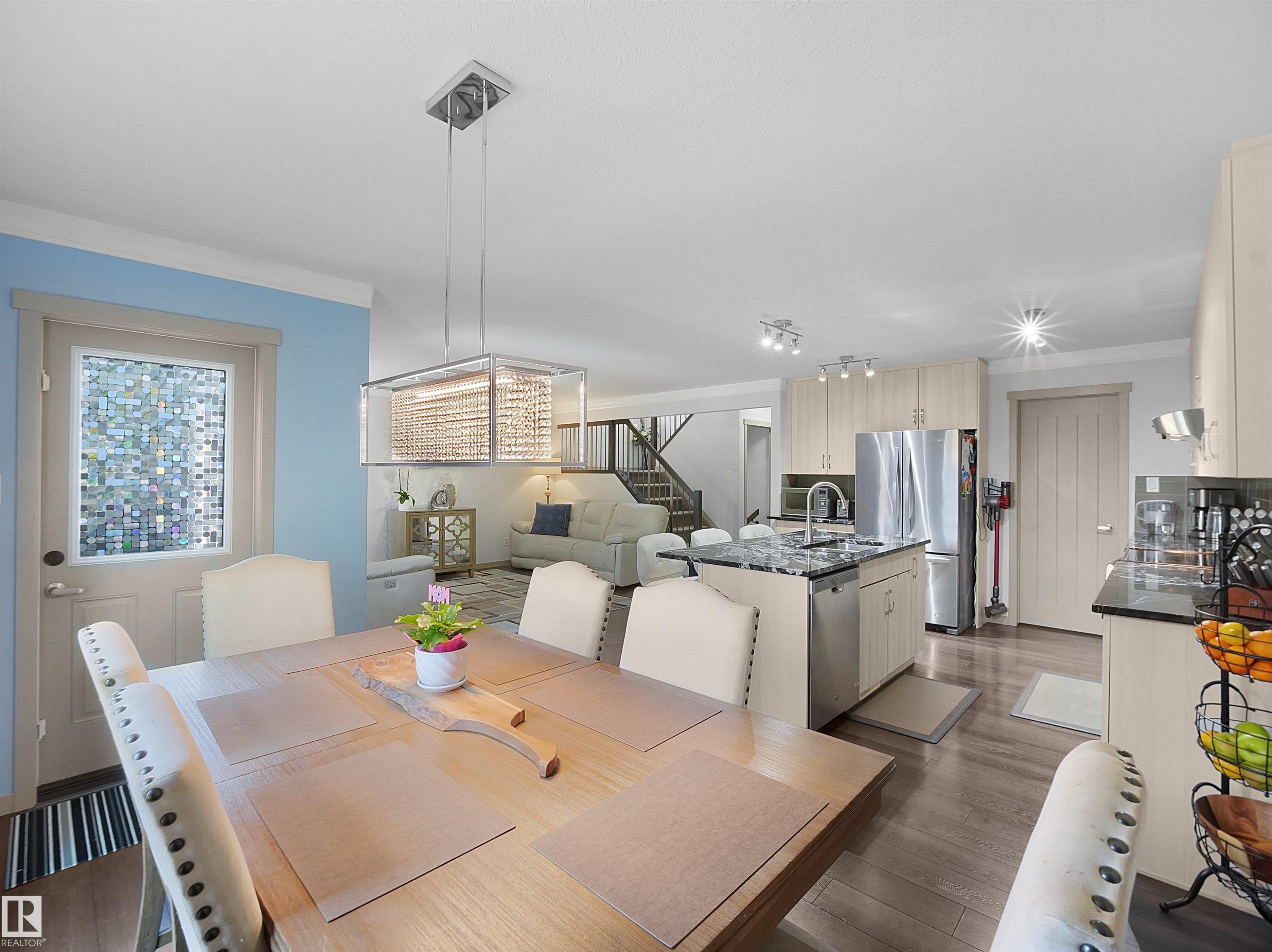 820 179 Street Sw, Edmonton, AB - Indoor Photo Showing Dining Room