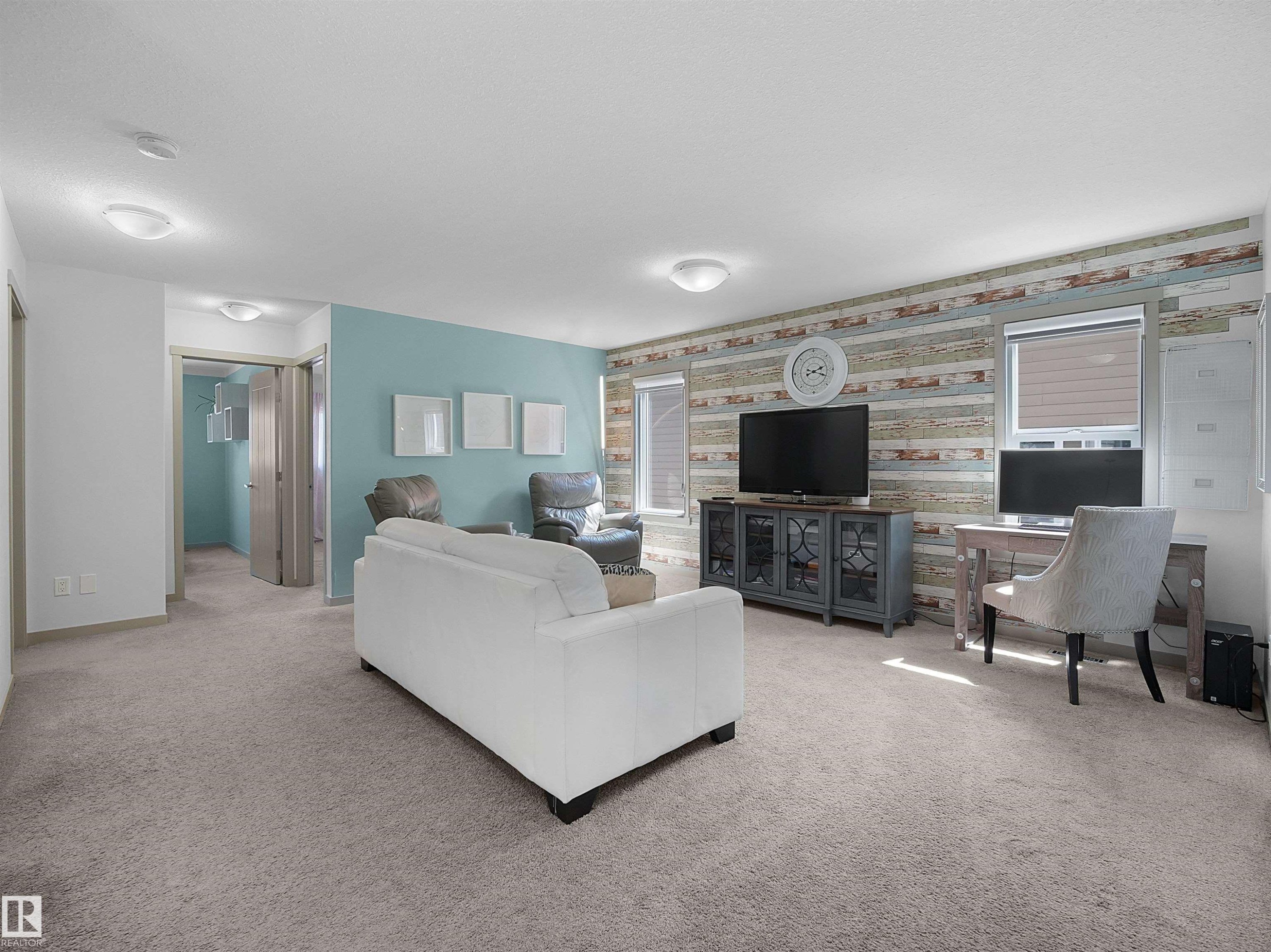 820 179 Street Sw, Edmonton, AB - Indoor Photo Showing Living Room