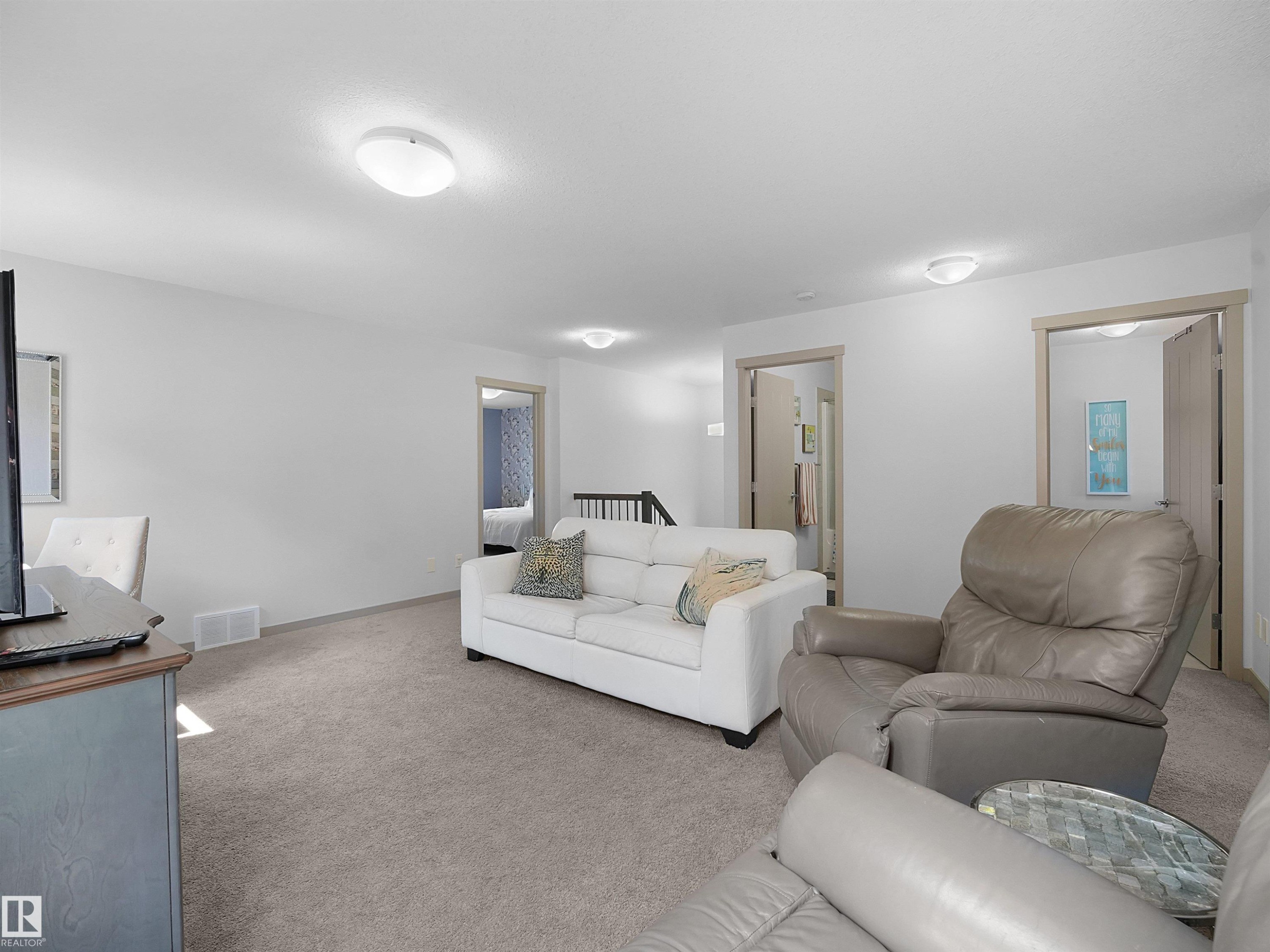 820 179 Street Sw, Edmonton, AB - Indoor Photo Showing Living Room